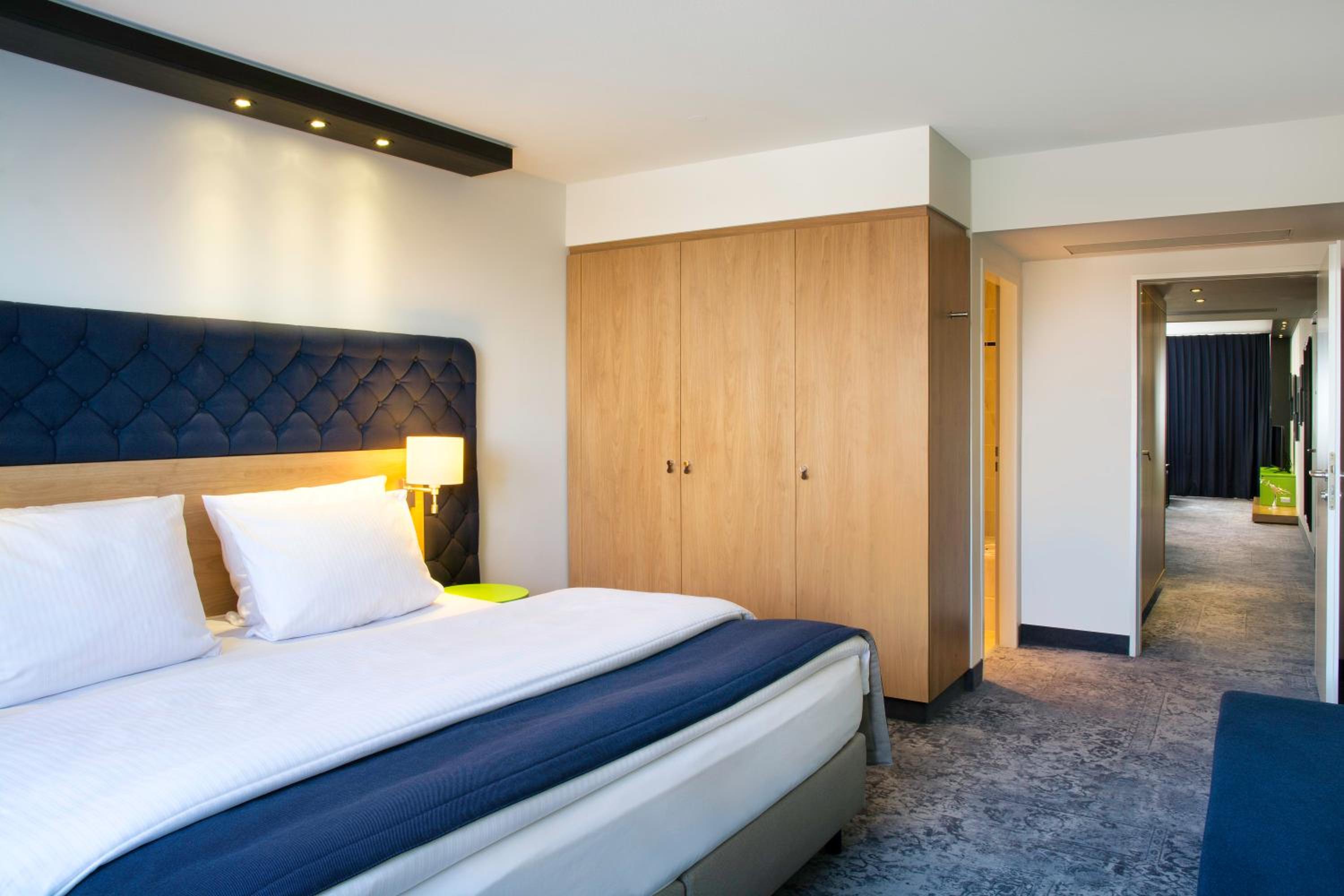 One-Bedroom King Suite - Photo 1