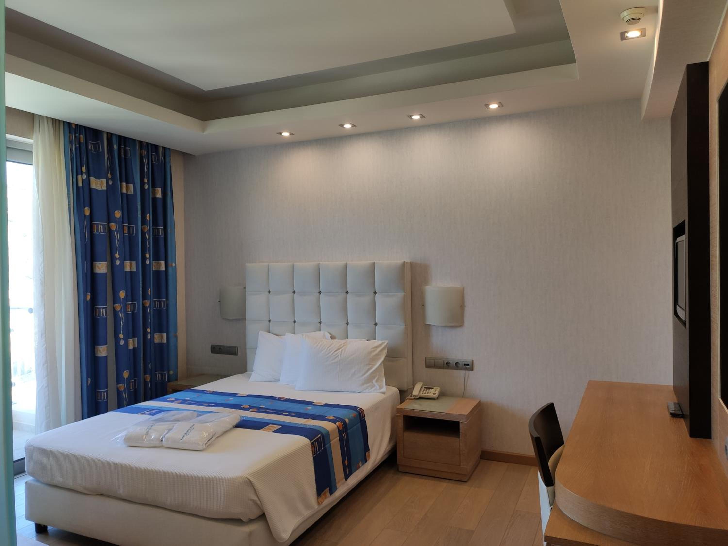Standard Room with Mountain View - Photo 4