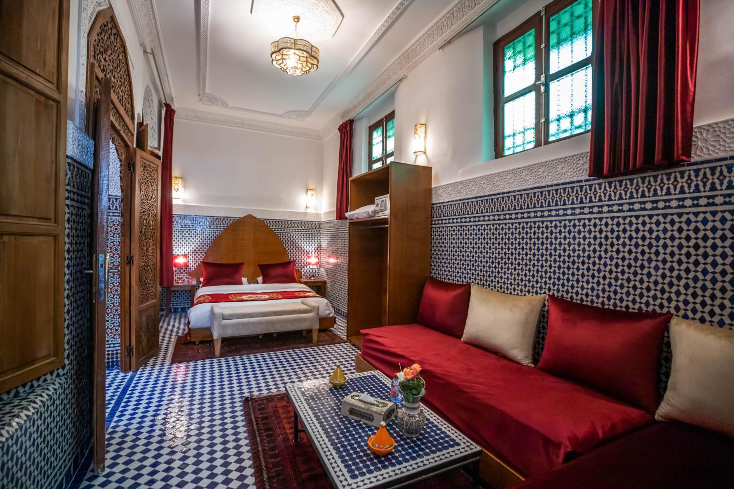 Deluxe Suite - Photo 16