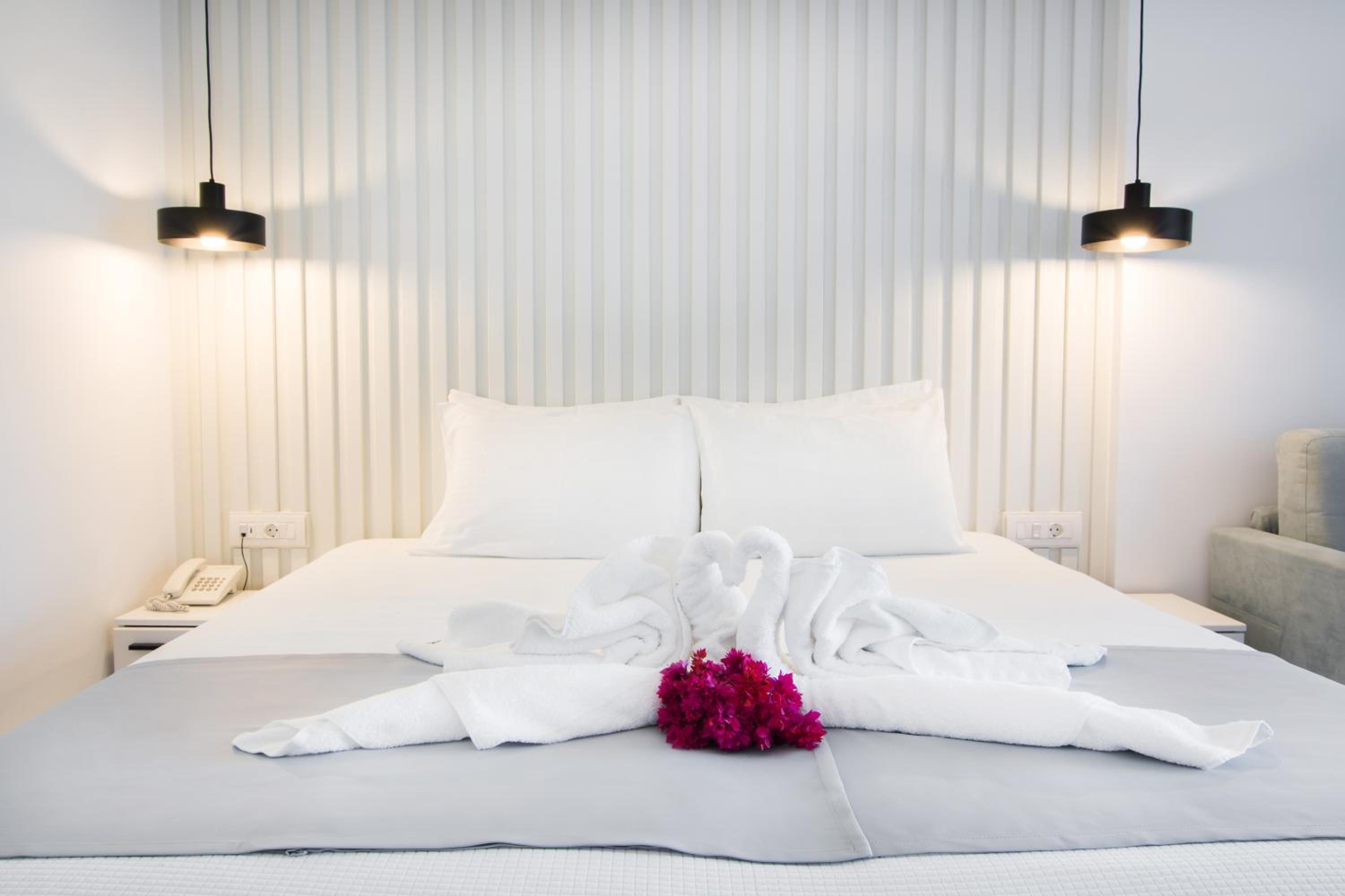 Superior Room with Sea View - Photo 6