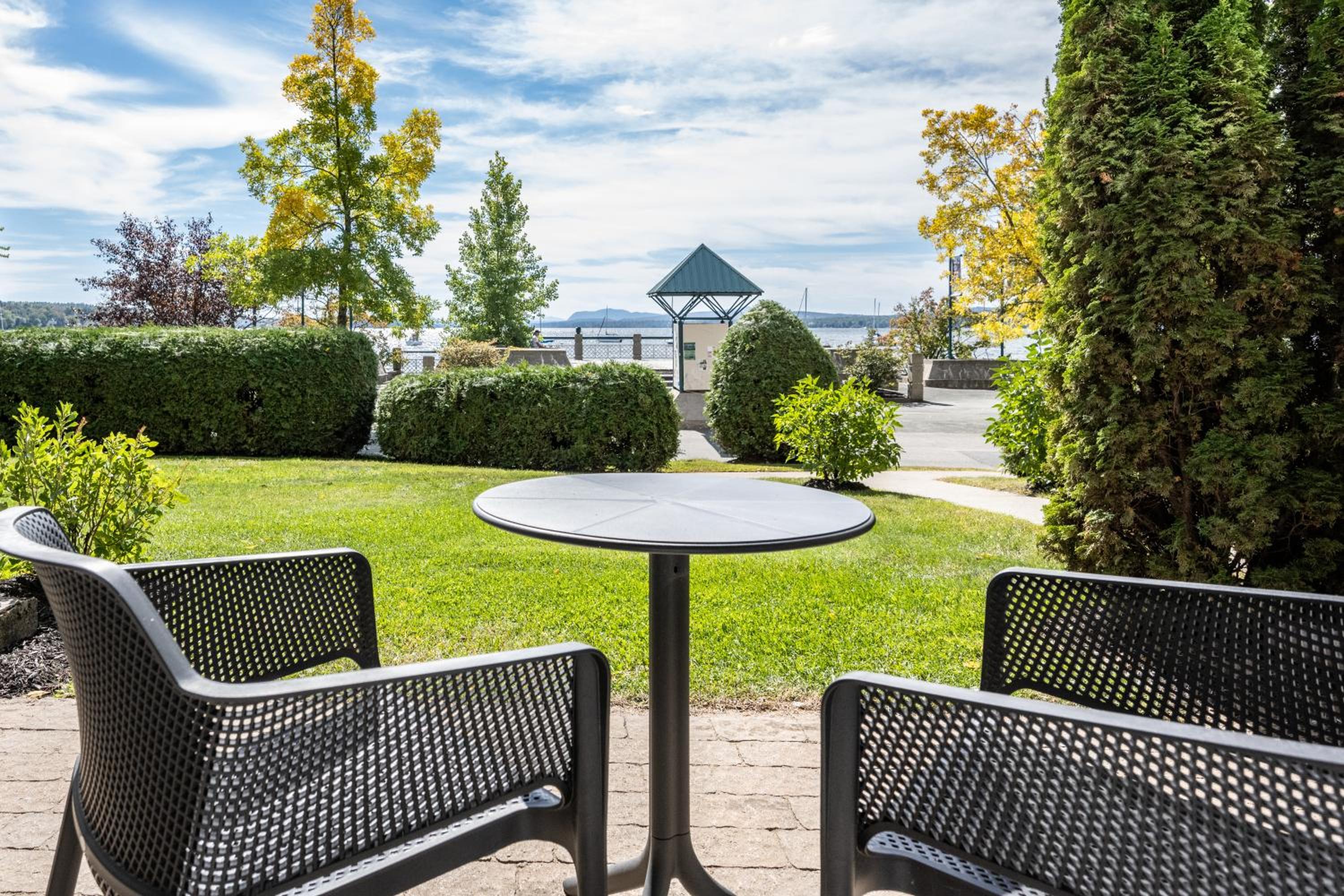 Confo Lake View - Photo 2
