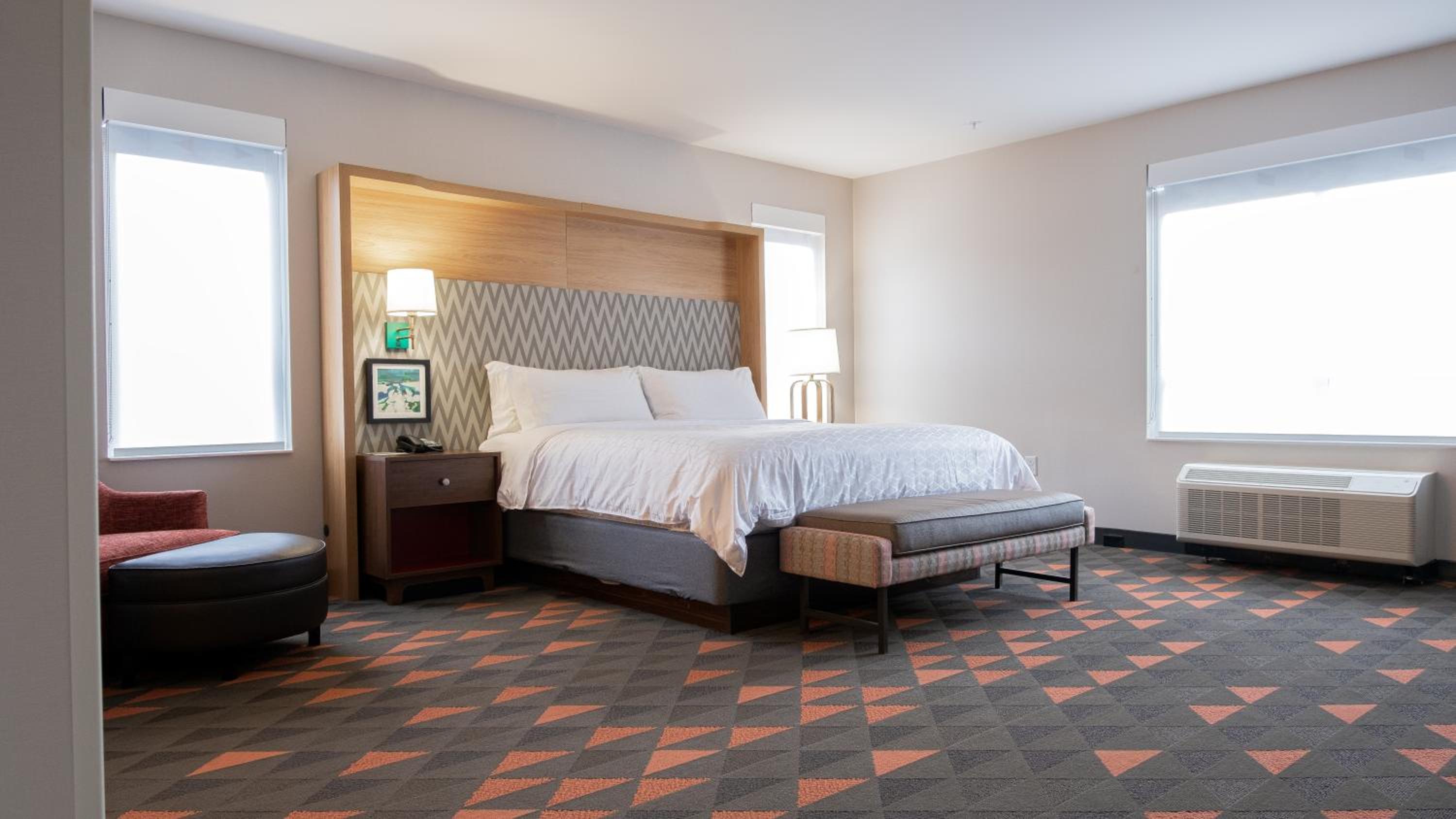 Suite - Hearing Accessible - Non-Smoking