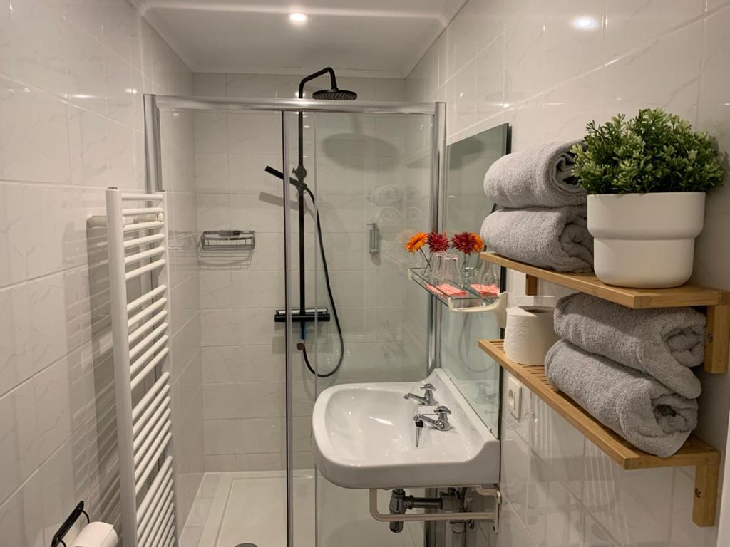 Double Room with Private Bathroom photo 3