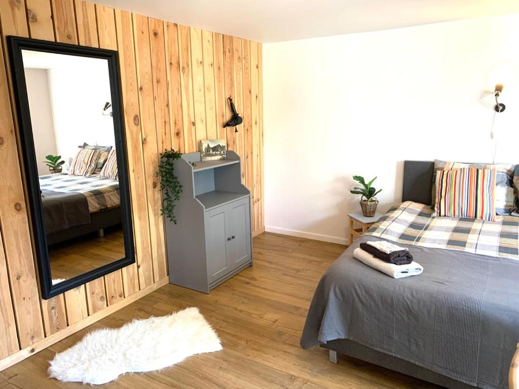 Family Room with Private Bathroom photo 3