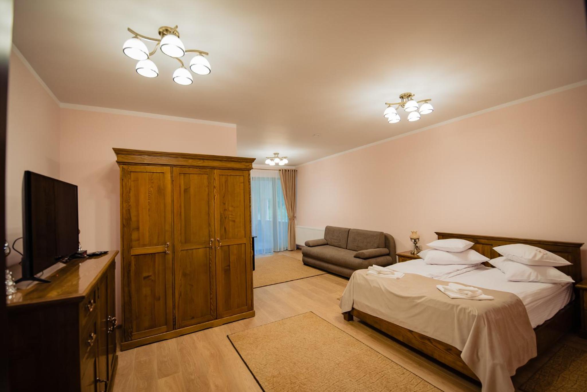 Family Studio - Photo 2