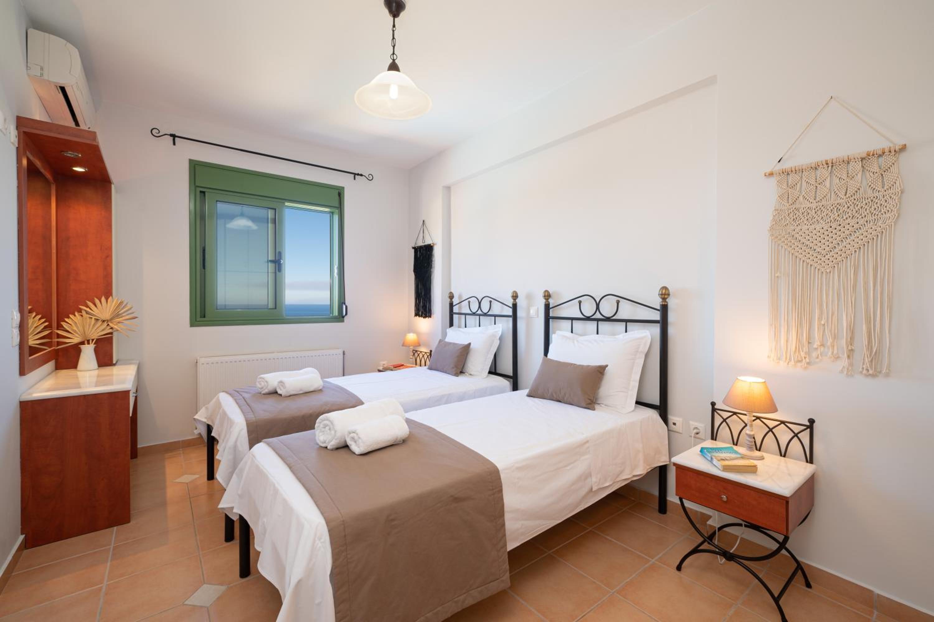 Three-Bedroom Villa photo 1