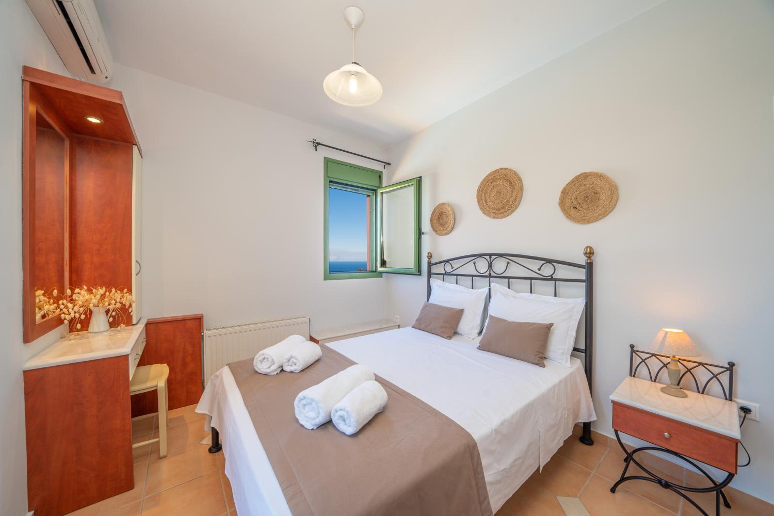 Three-Bedroom Villa photo 3