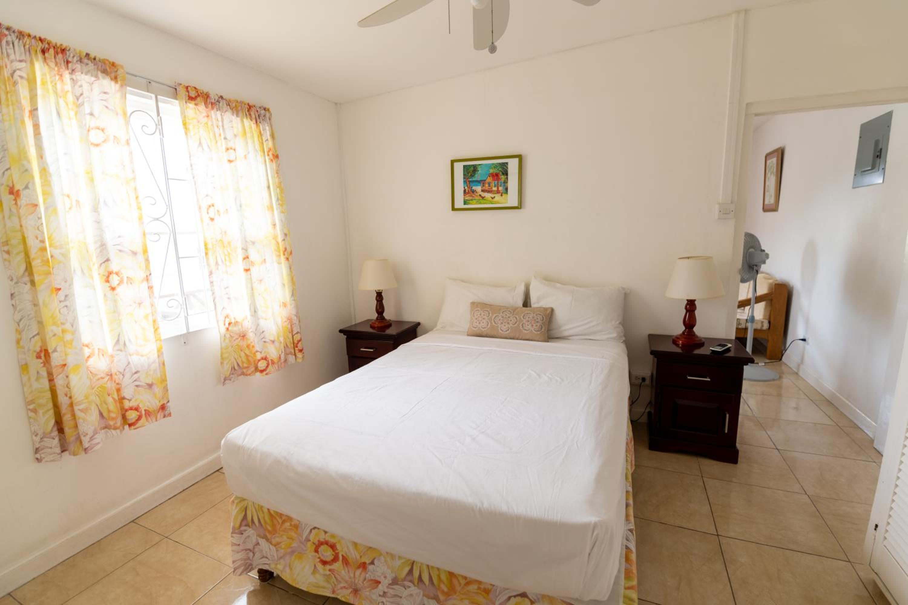 One-Bedroom Apartment with Air Conditioning photo 3