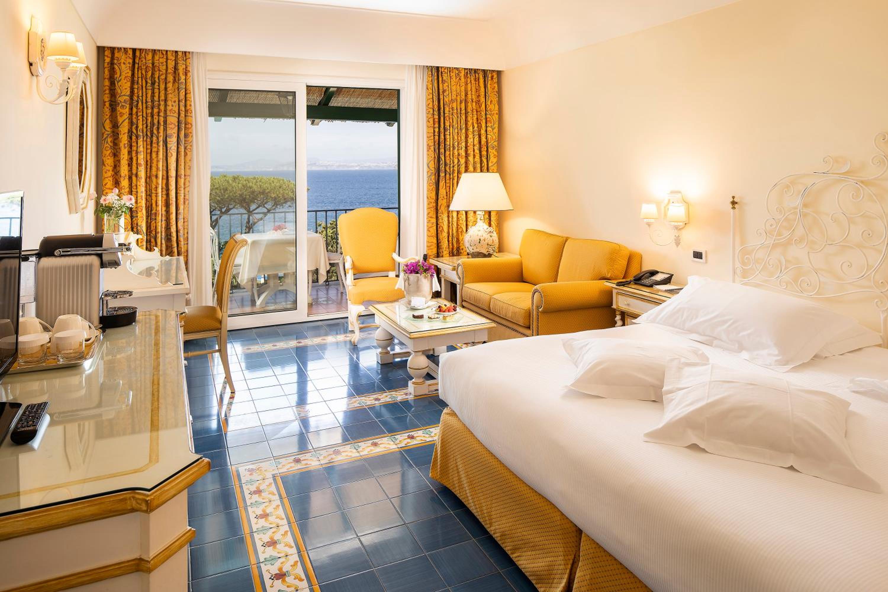 Deluxe Double or Twin Room with Sea View
