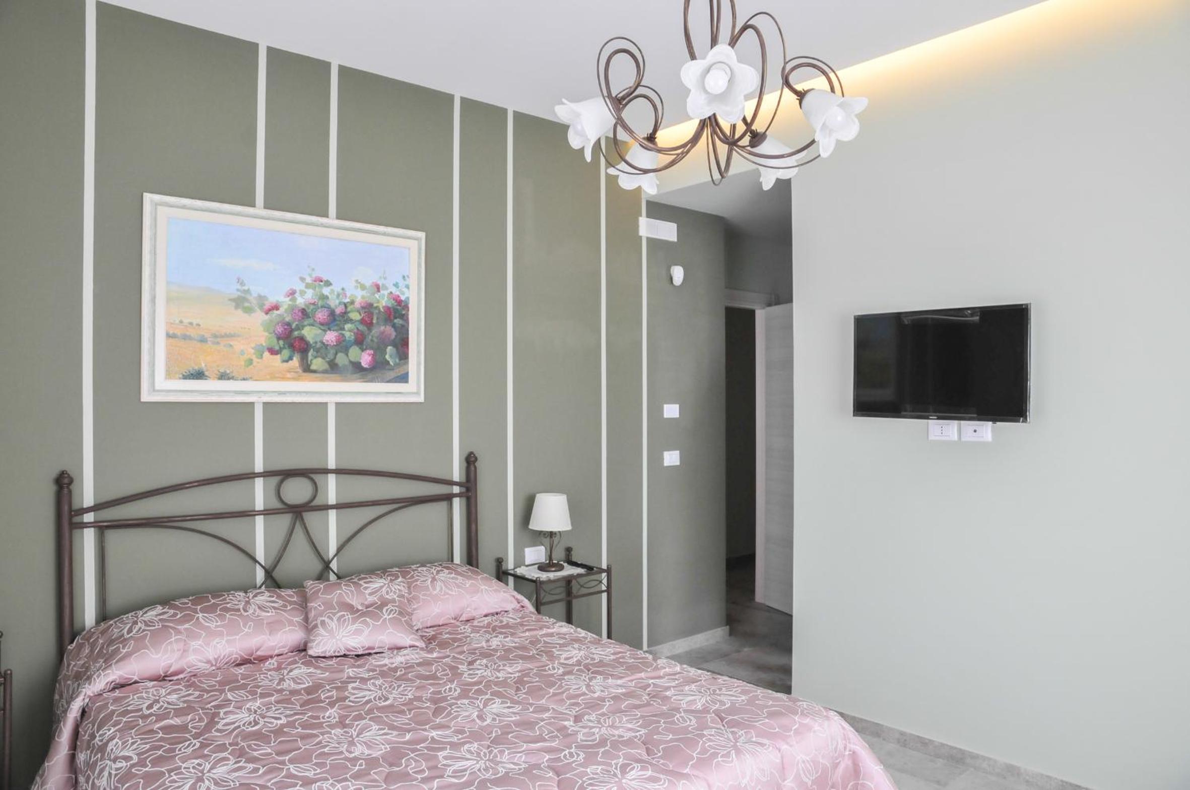 Deluxe Double Room with Extra Bed