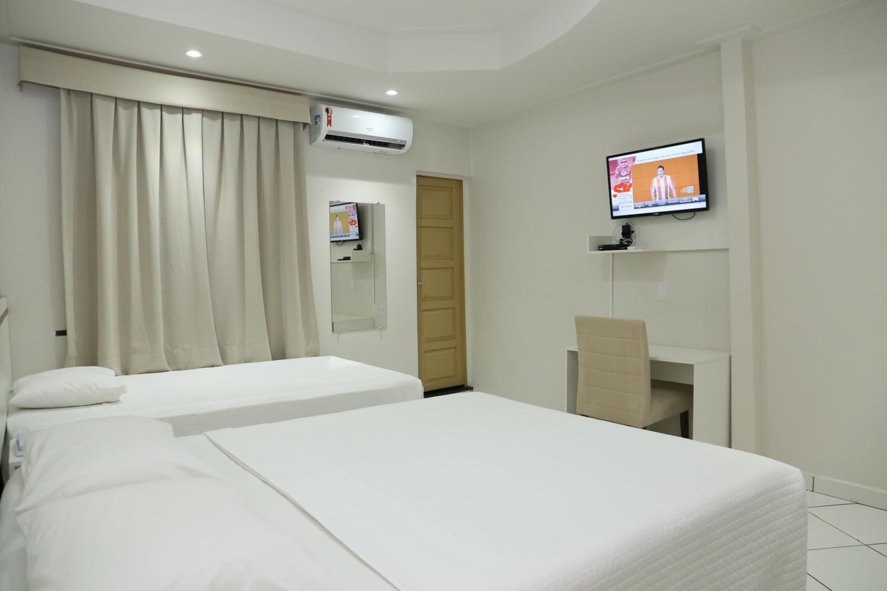 Standard Double or Twin Room - Photo 2