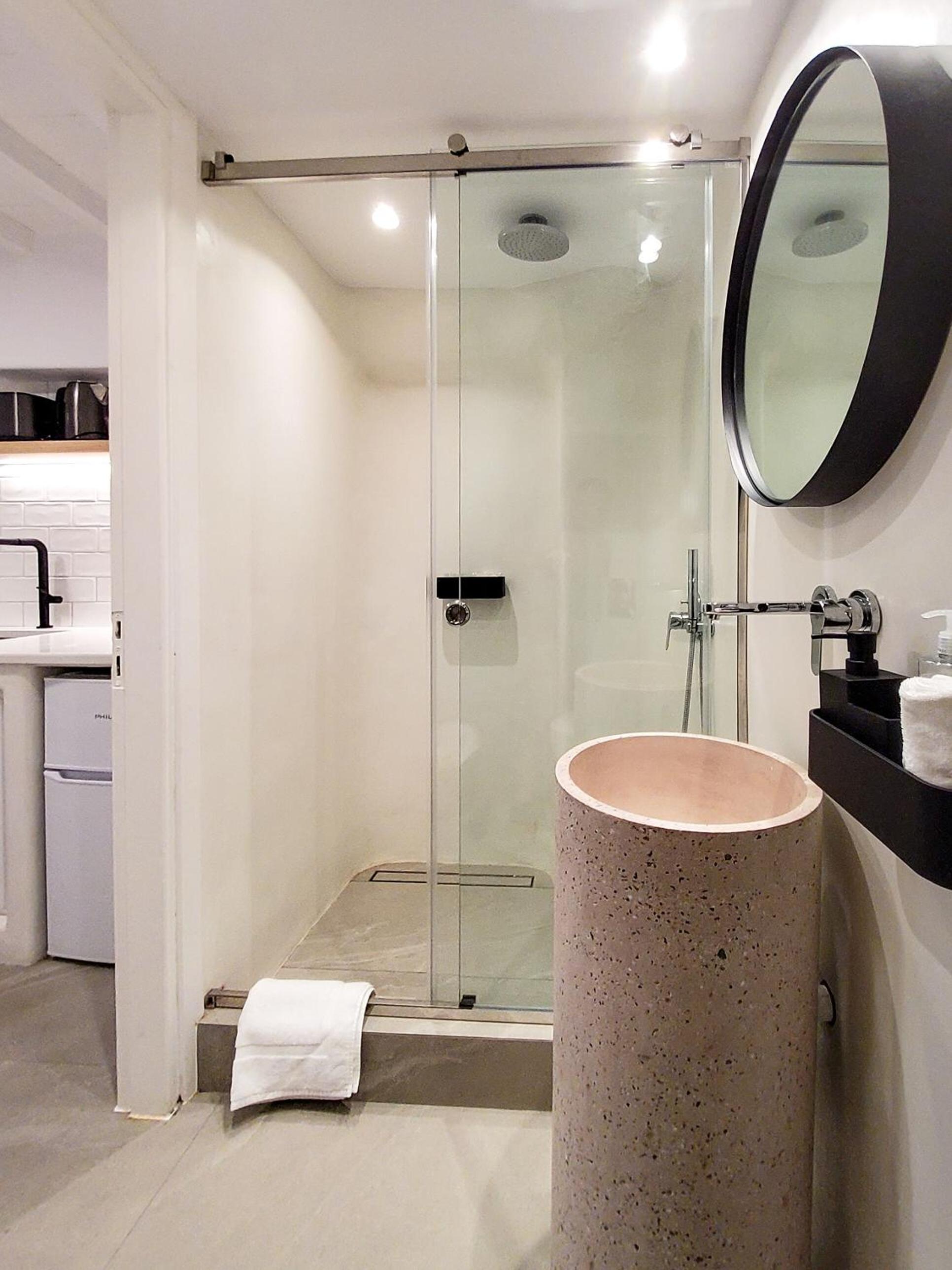 One-Bedroom Apartment - Photo 16