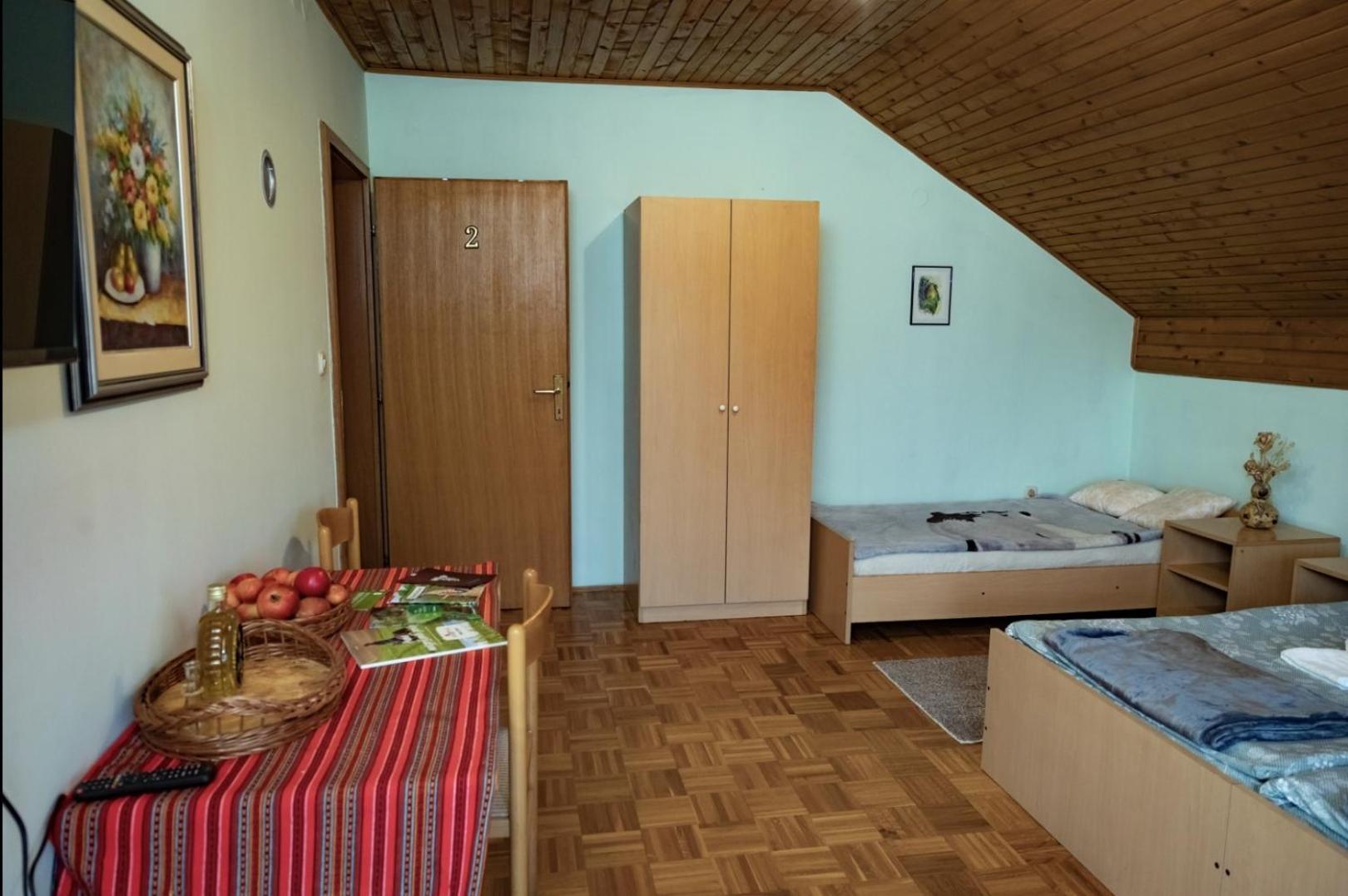Twin Room with Balcony photo 3