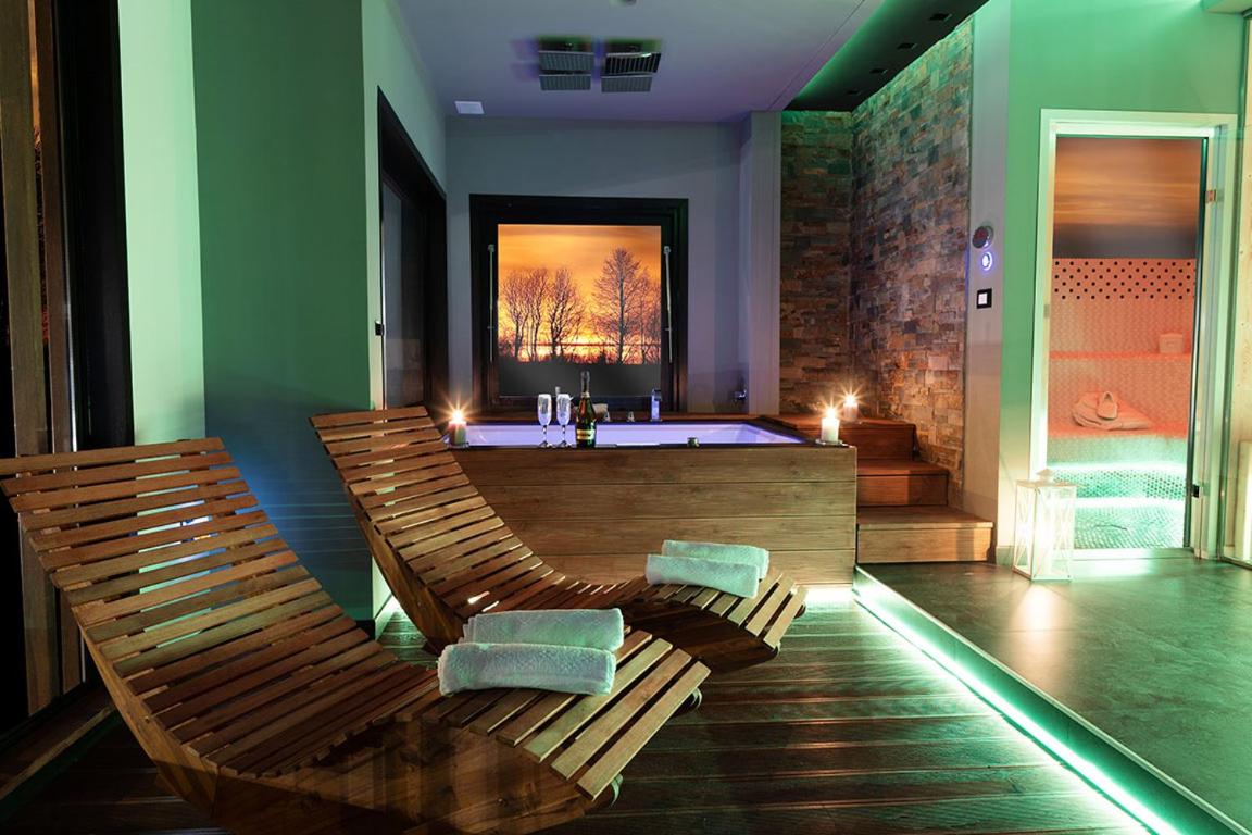 King Room with Pool View photo 2