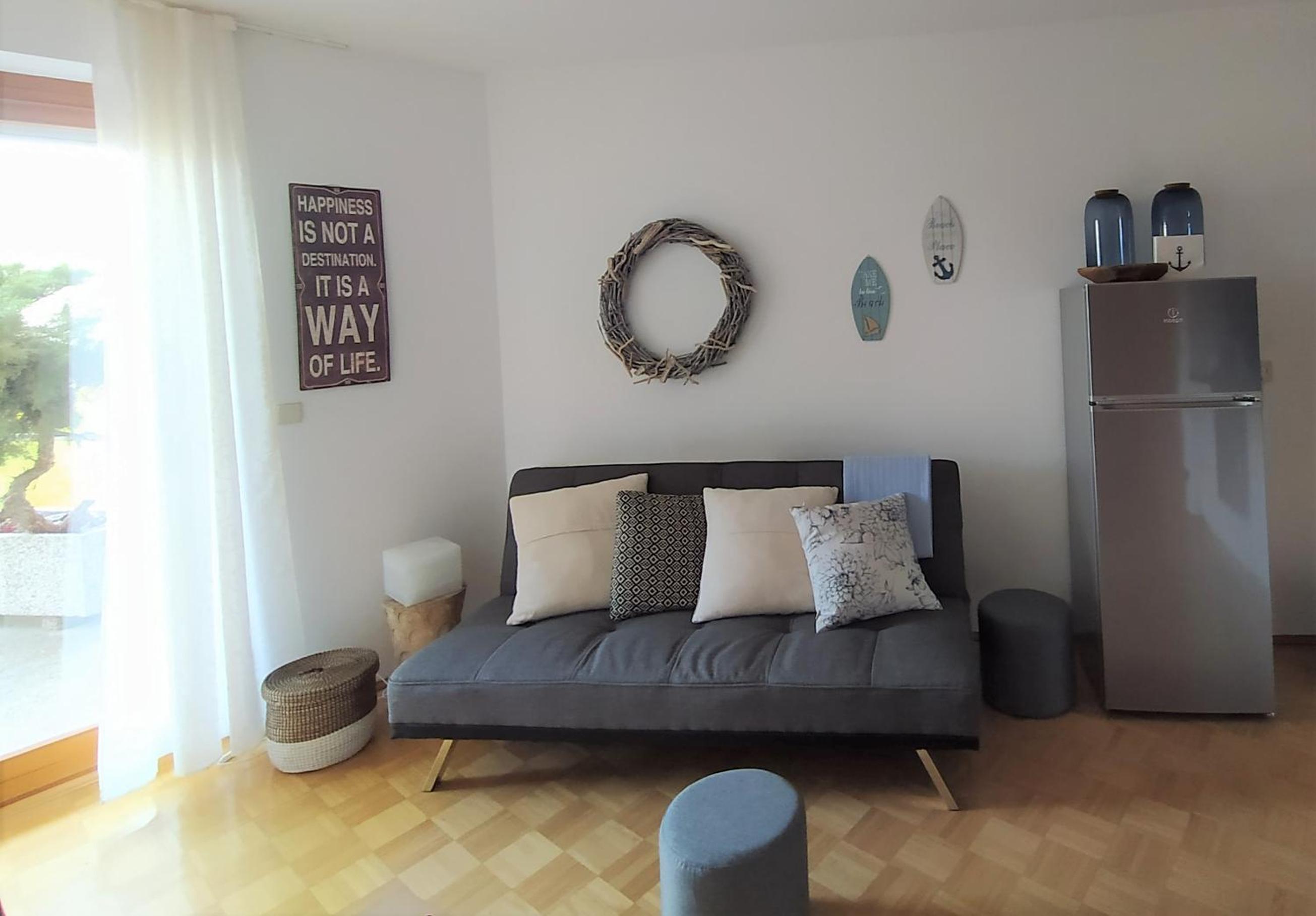 One-Bedroom Apartment photo 1