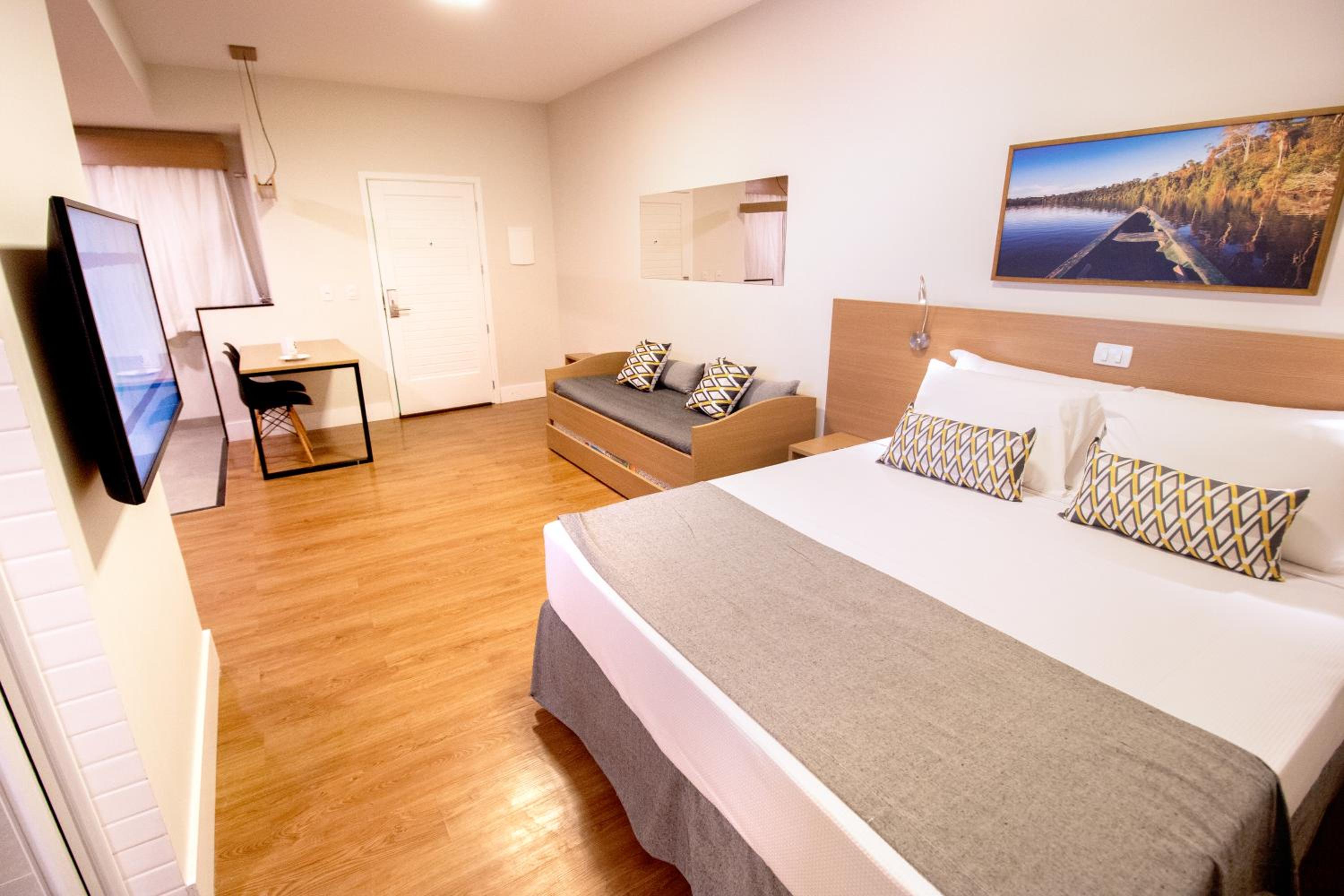 Deluxe Queen Suite - Disability Access photo 3