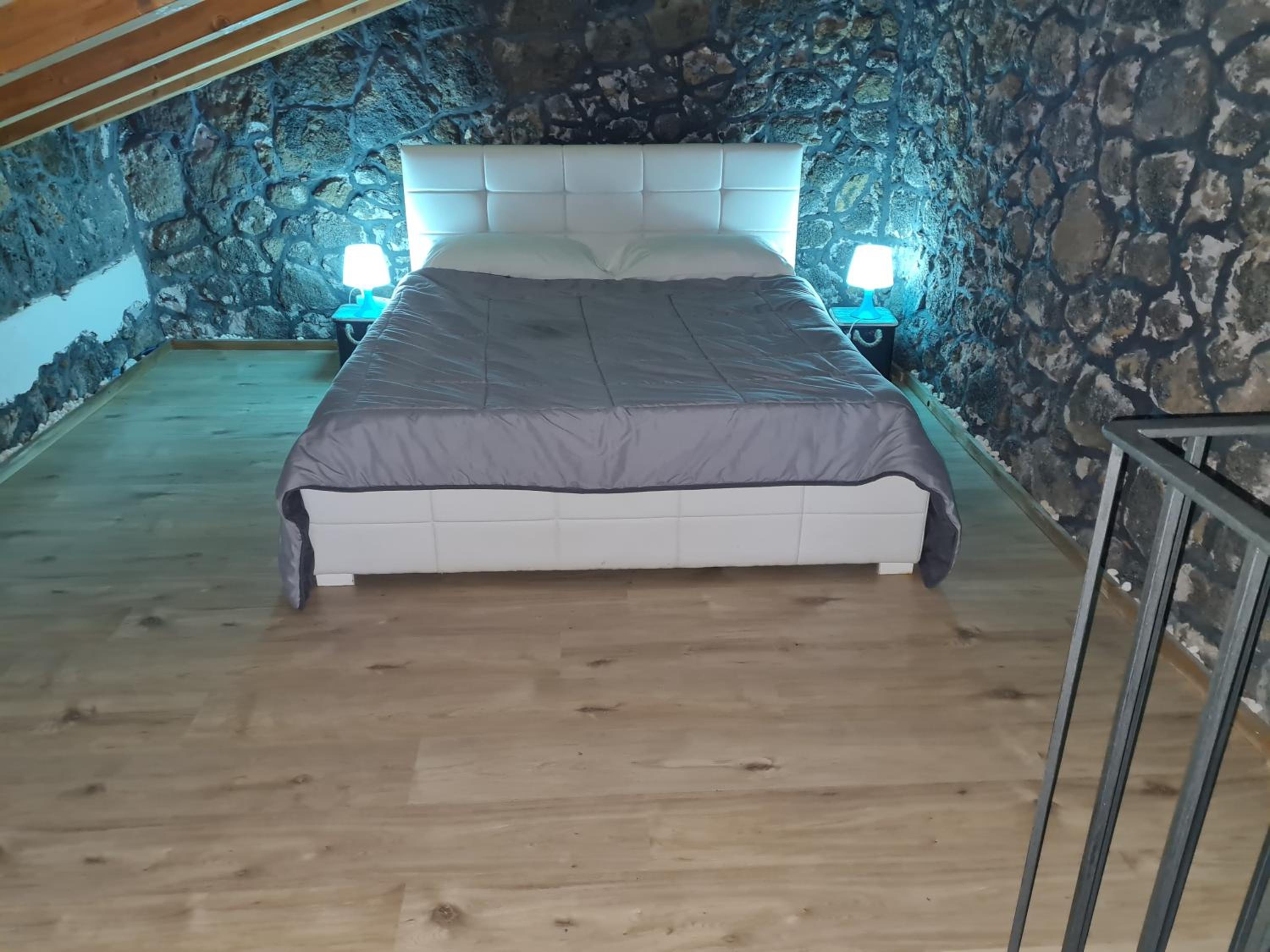 Suite with Hot Tub photo 1