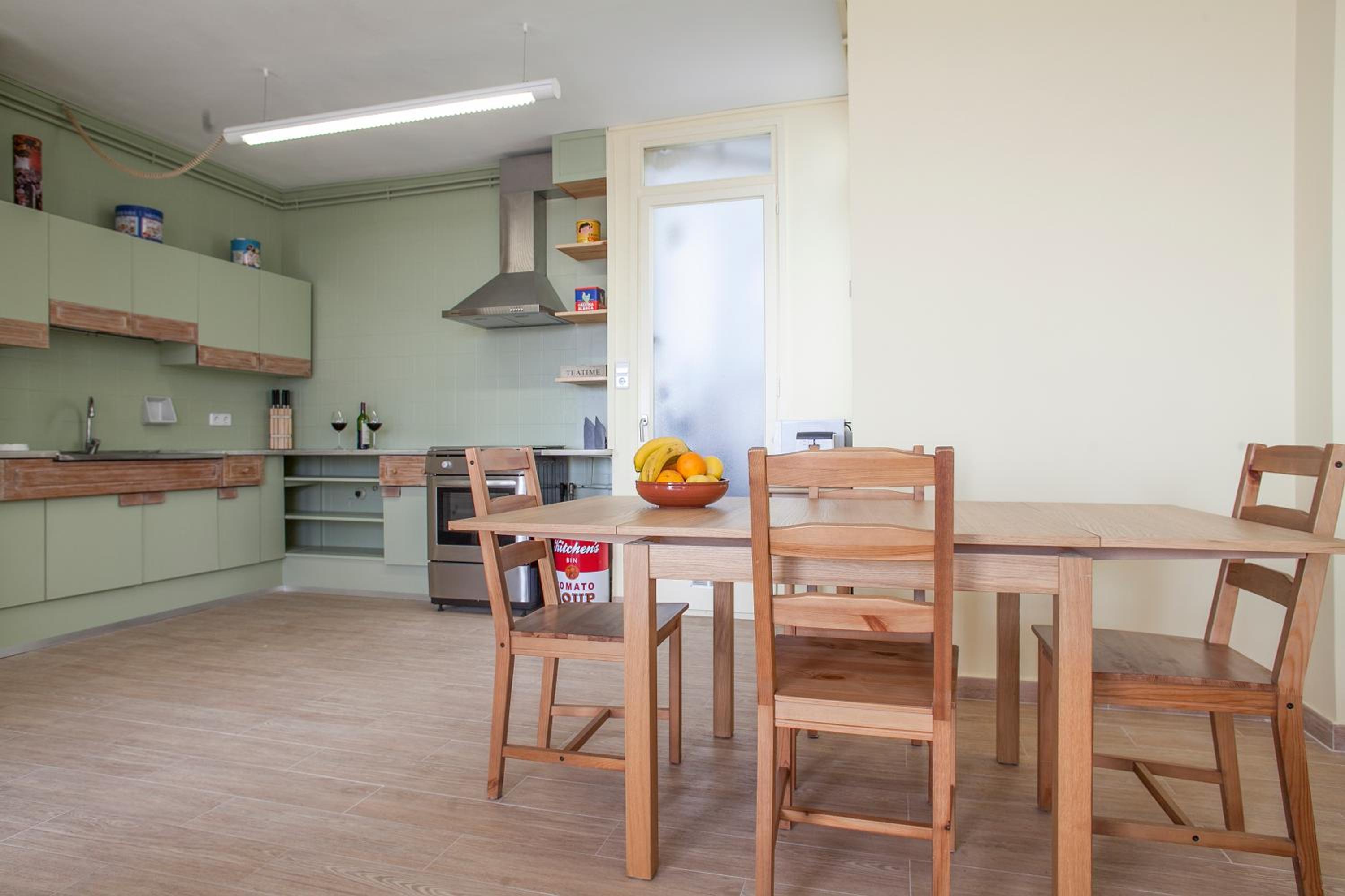 Three-Bedroom Apartment with Terrace photo 3