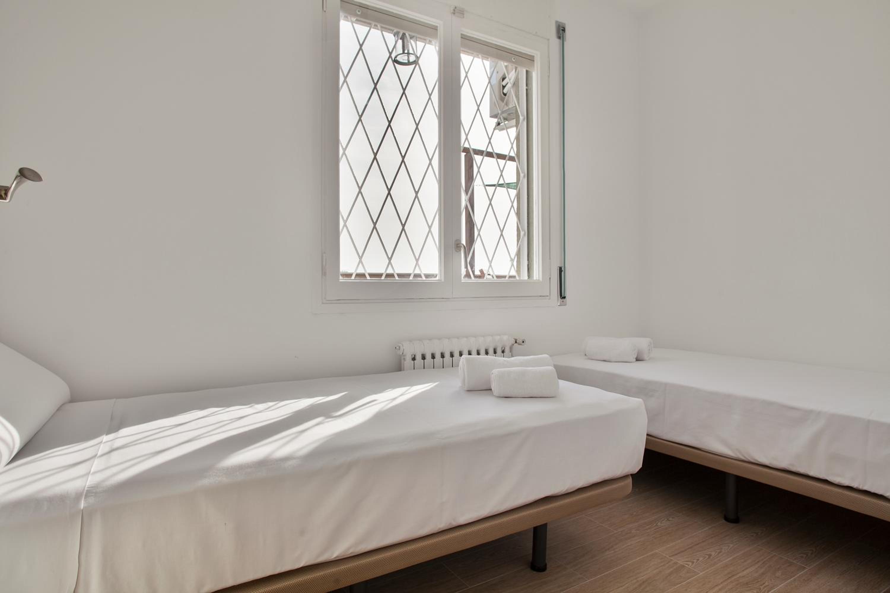 Three-Bedroom Apartment with Terrace photo 2
