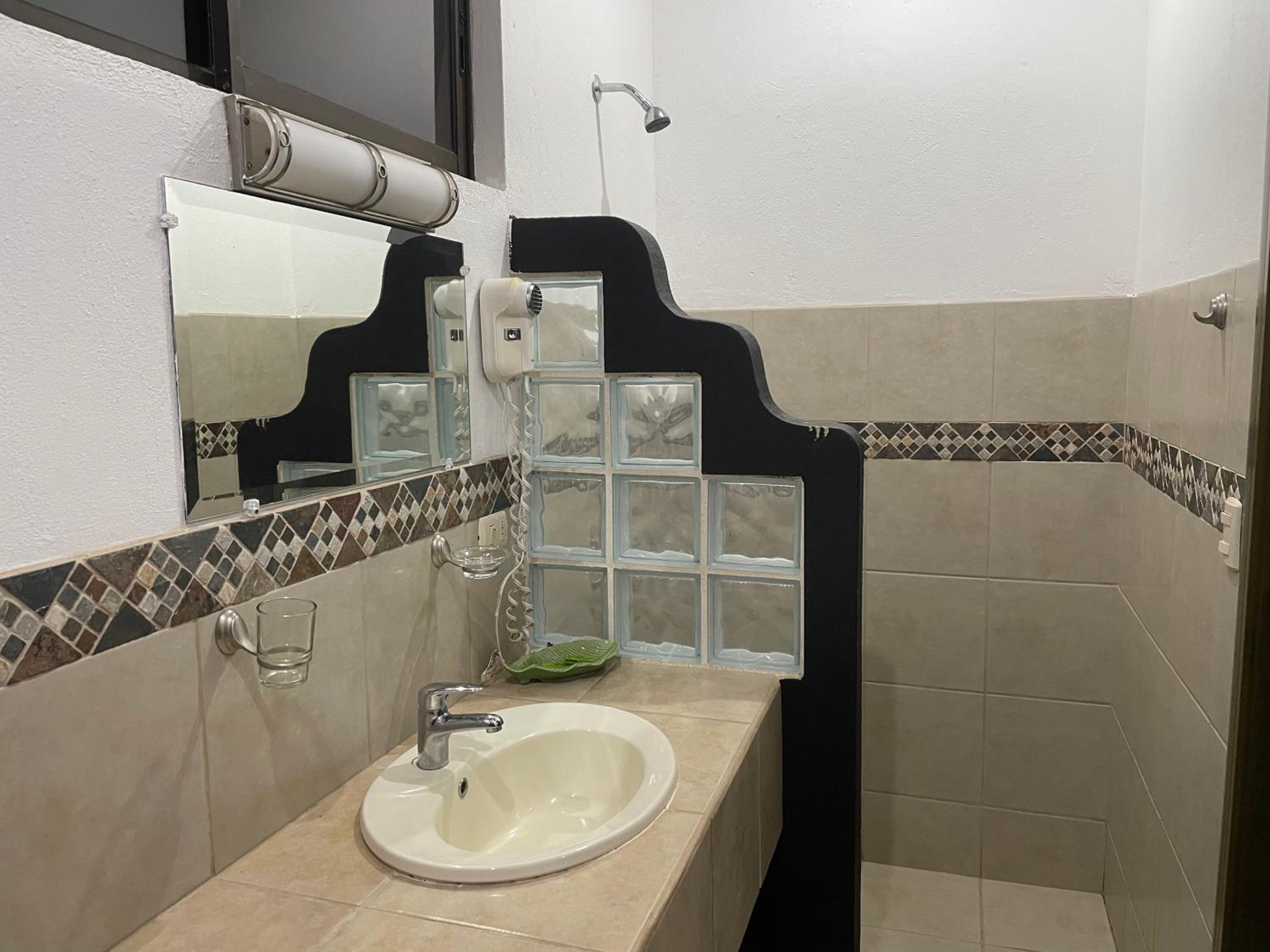 Quadruple Room with Private Bathroom photo 2