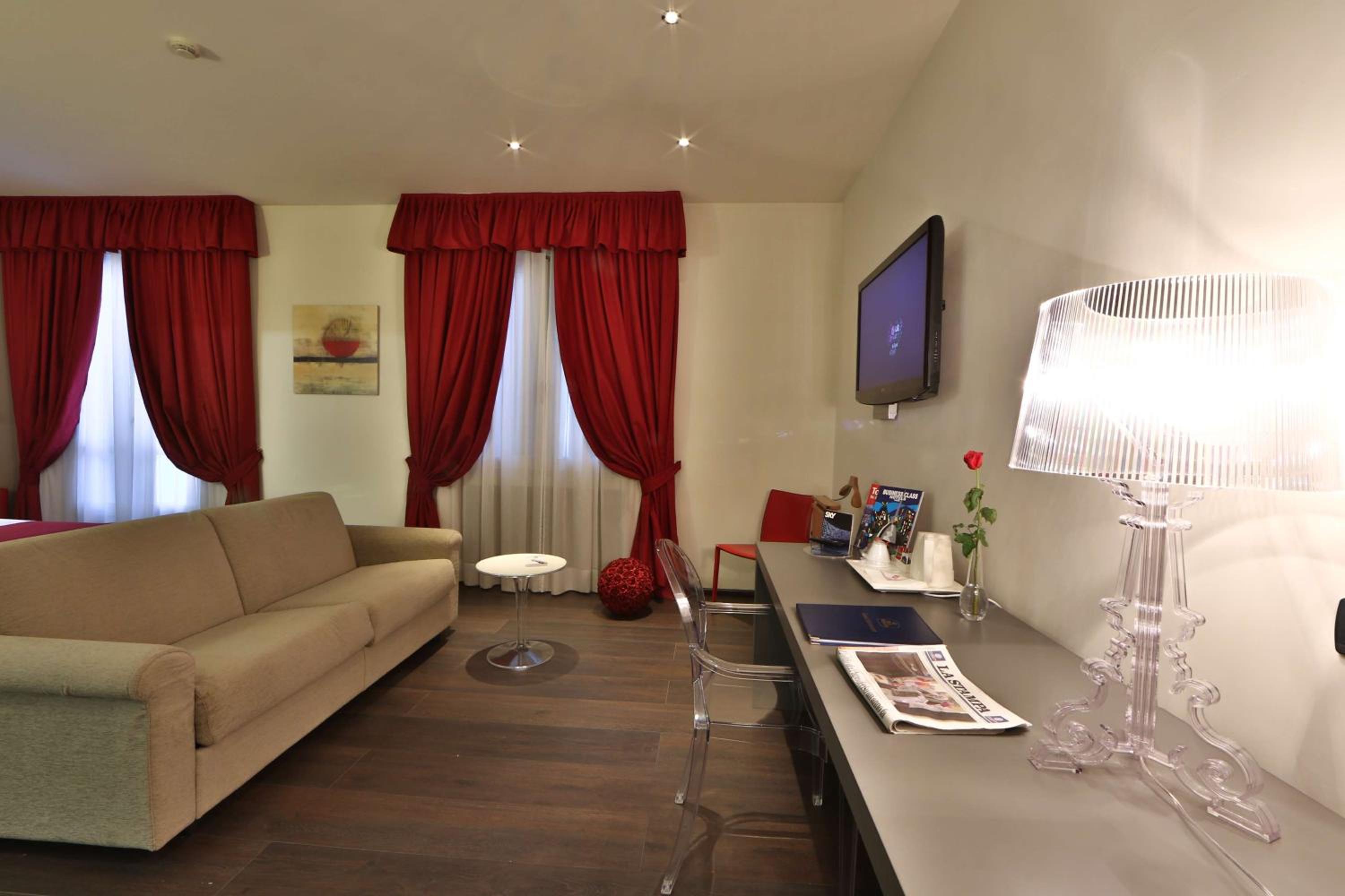 Superior Queen Room - Photo 1