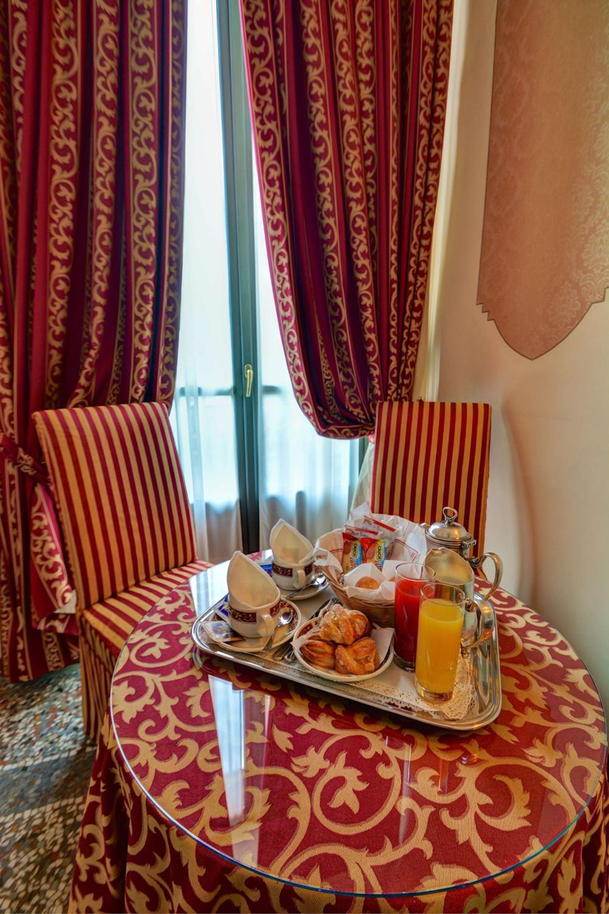 Superior Queen Room - Photo 13