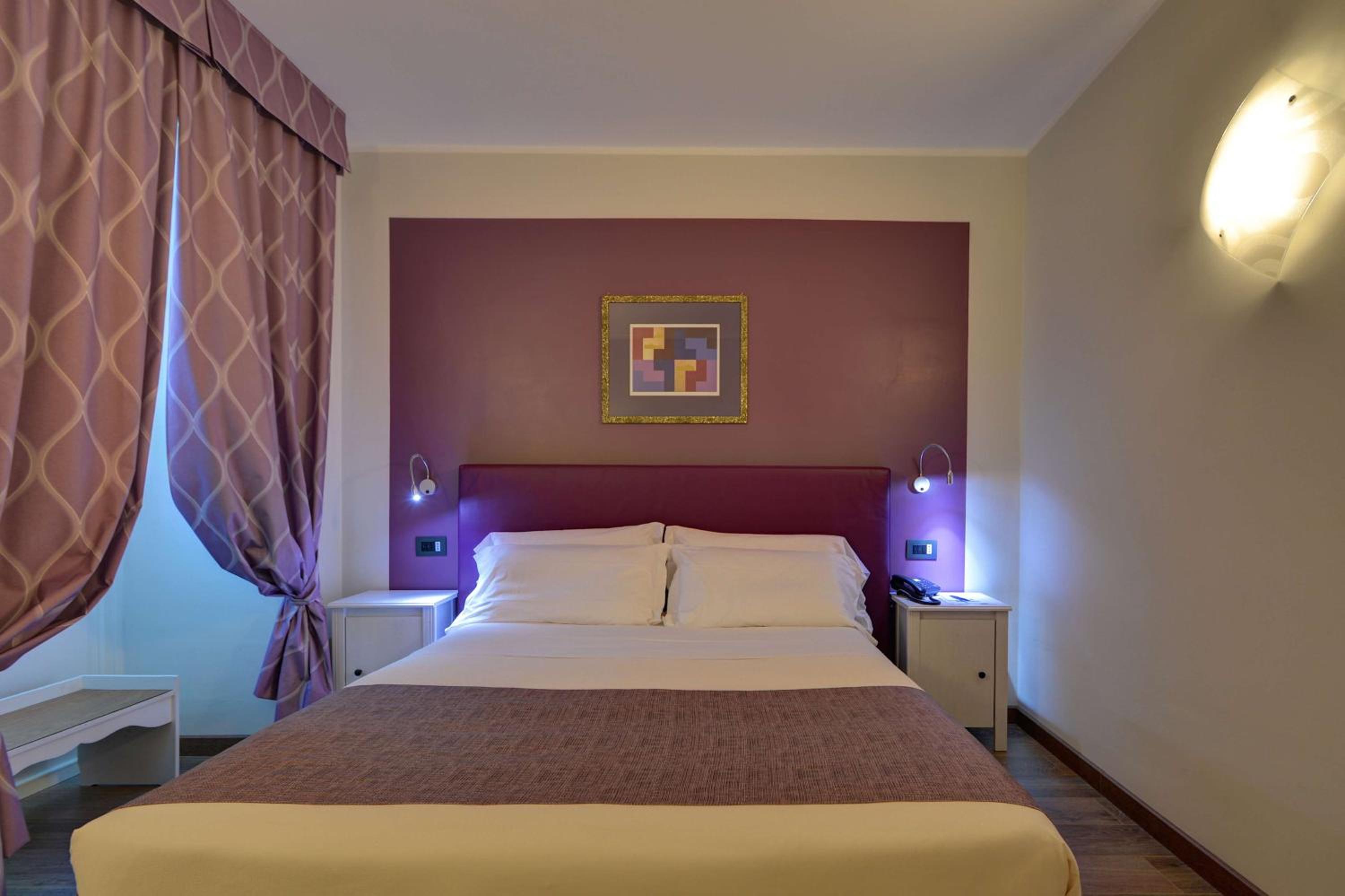 Standard Queen Room - Photo 1