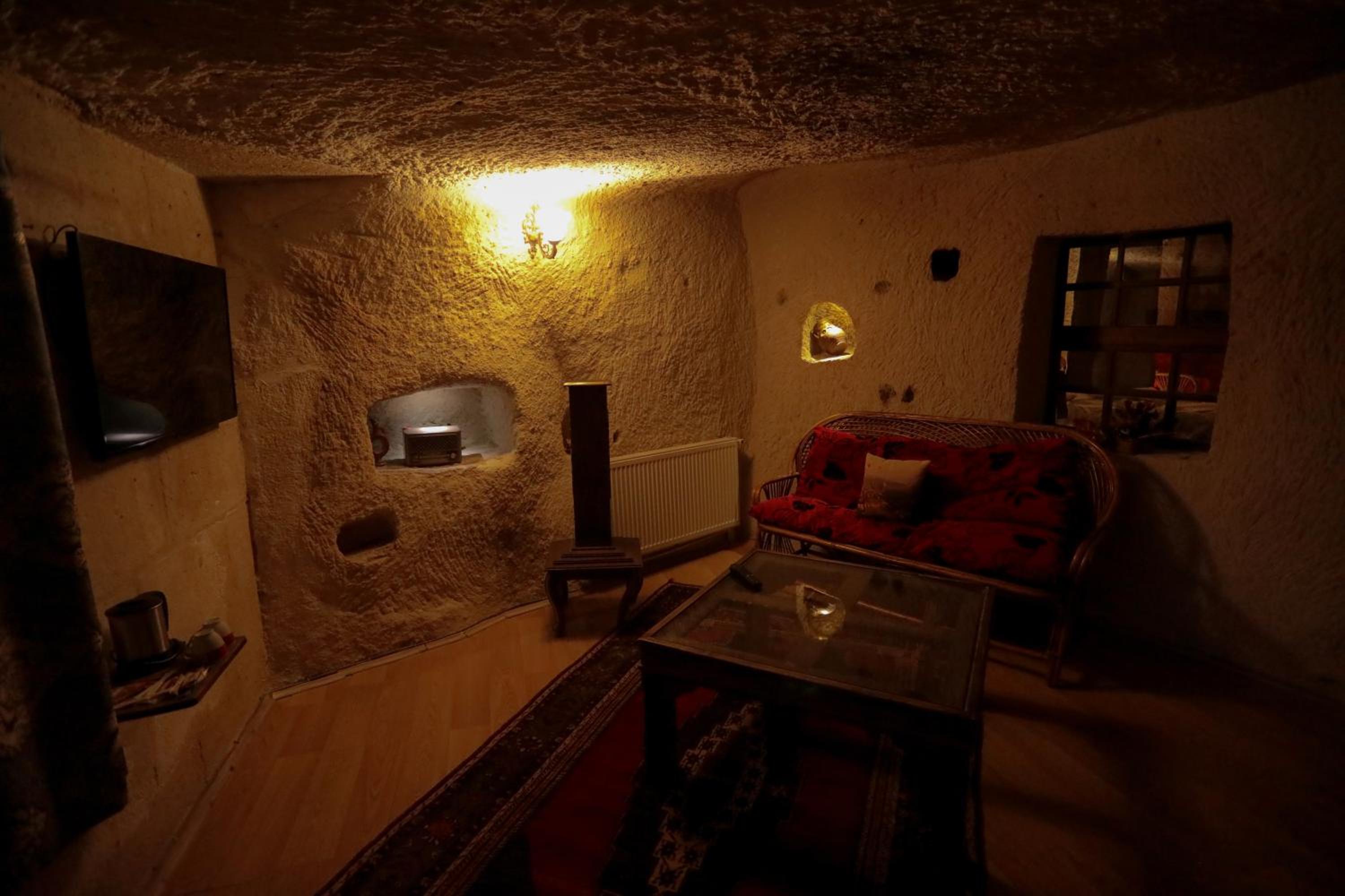 Queen Suite - Photo 1
