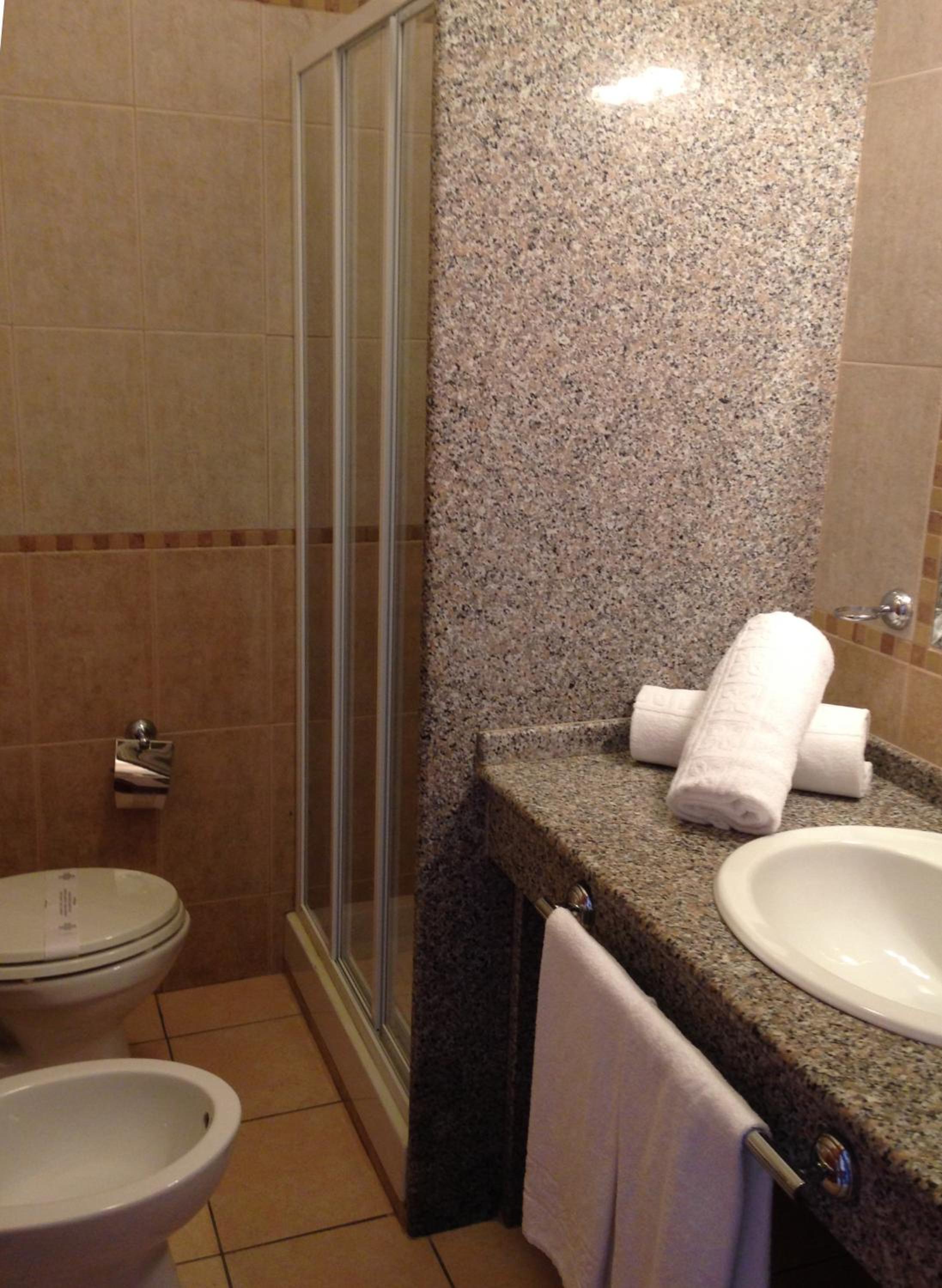 Quadruple Room - Photo 4
