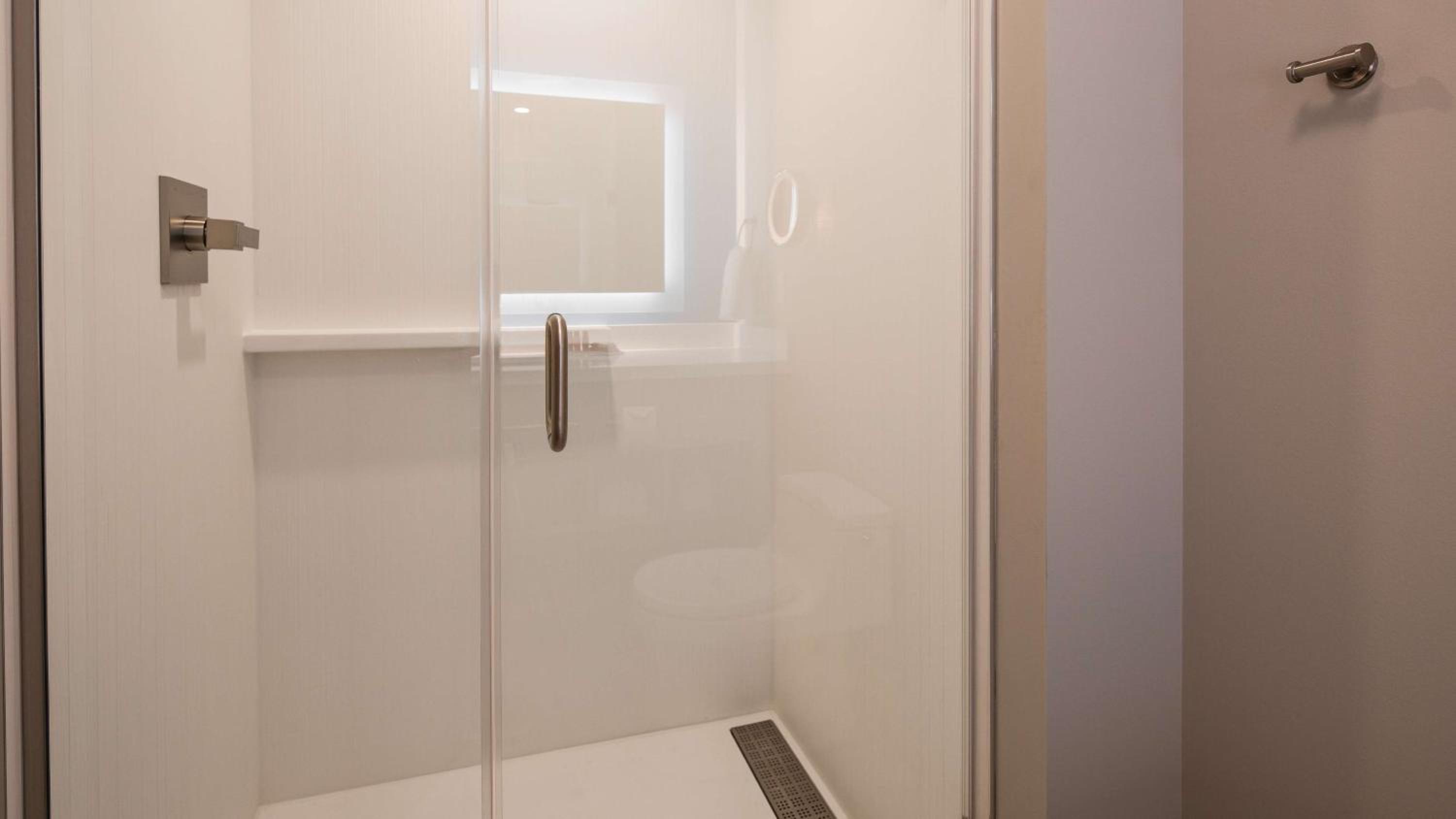 Queen Studio with Two Queen Beds - Non-Smoking/Pet Friendly - Photo 5