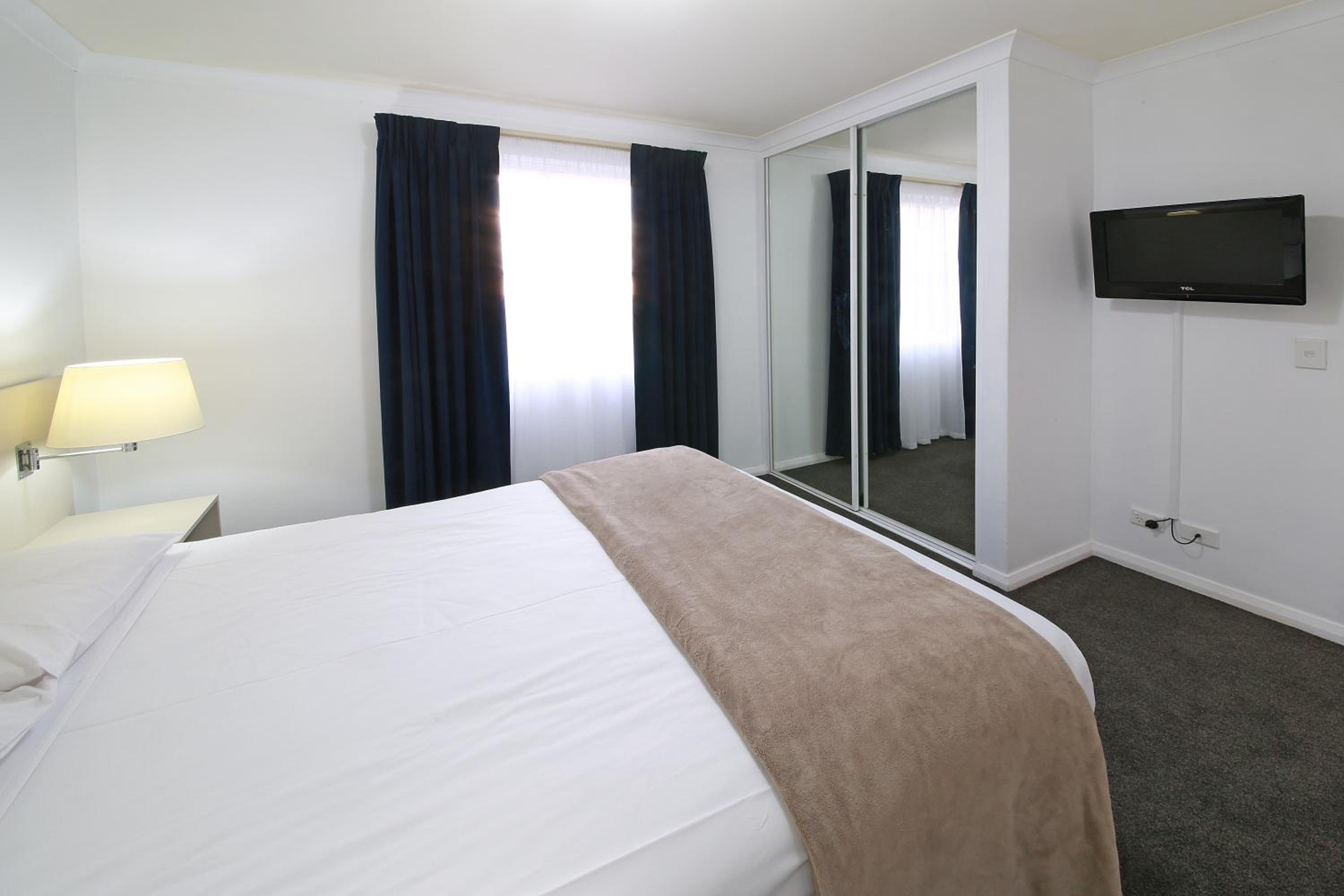 Ocean View 2 Bedroom 2nd Floor Apartment (stair access only)