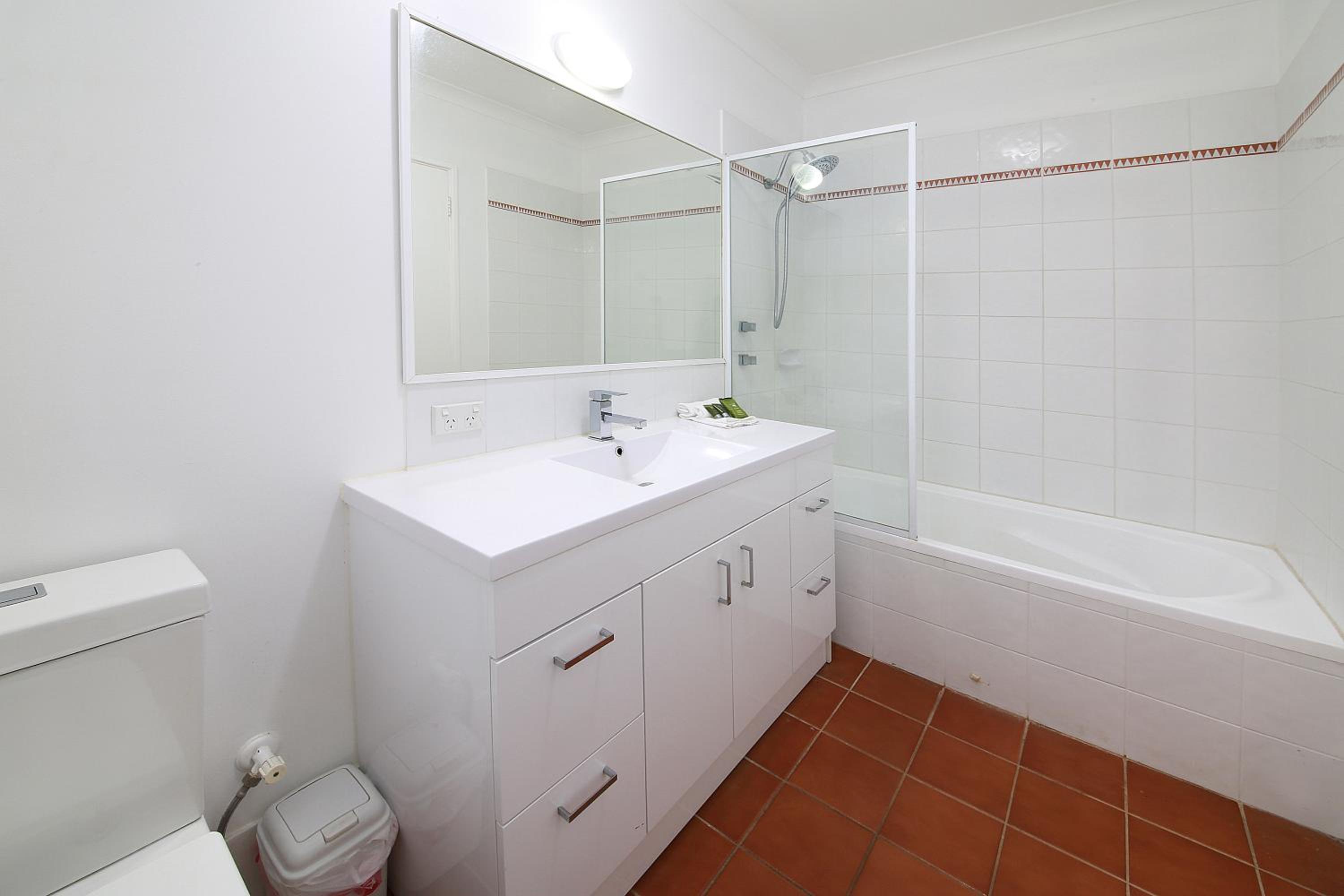 Ocean View 2 Bedroom 2nd Floor Apartment (stair access only) photo 2