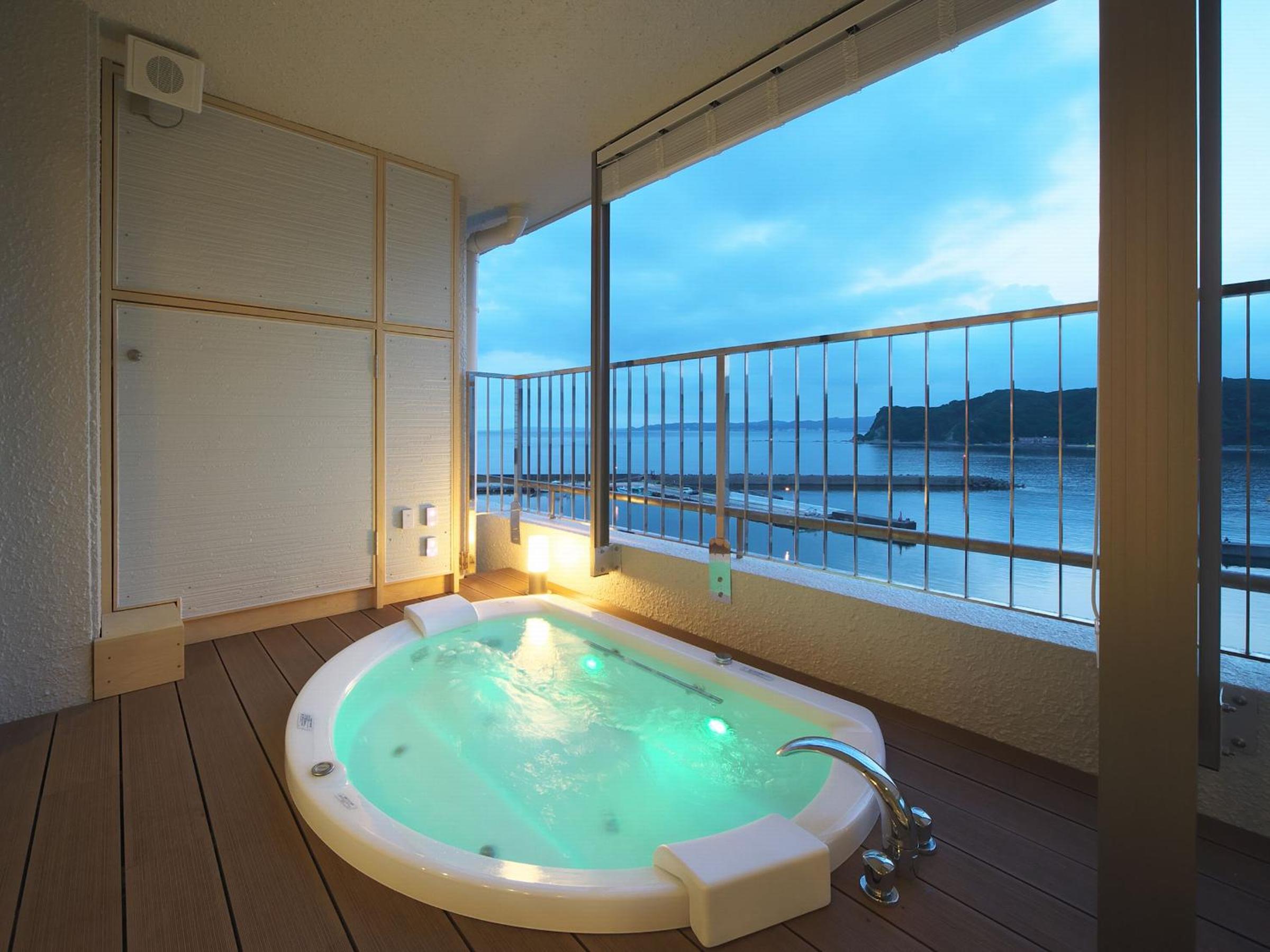 Twin Room with Sea View photo 3