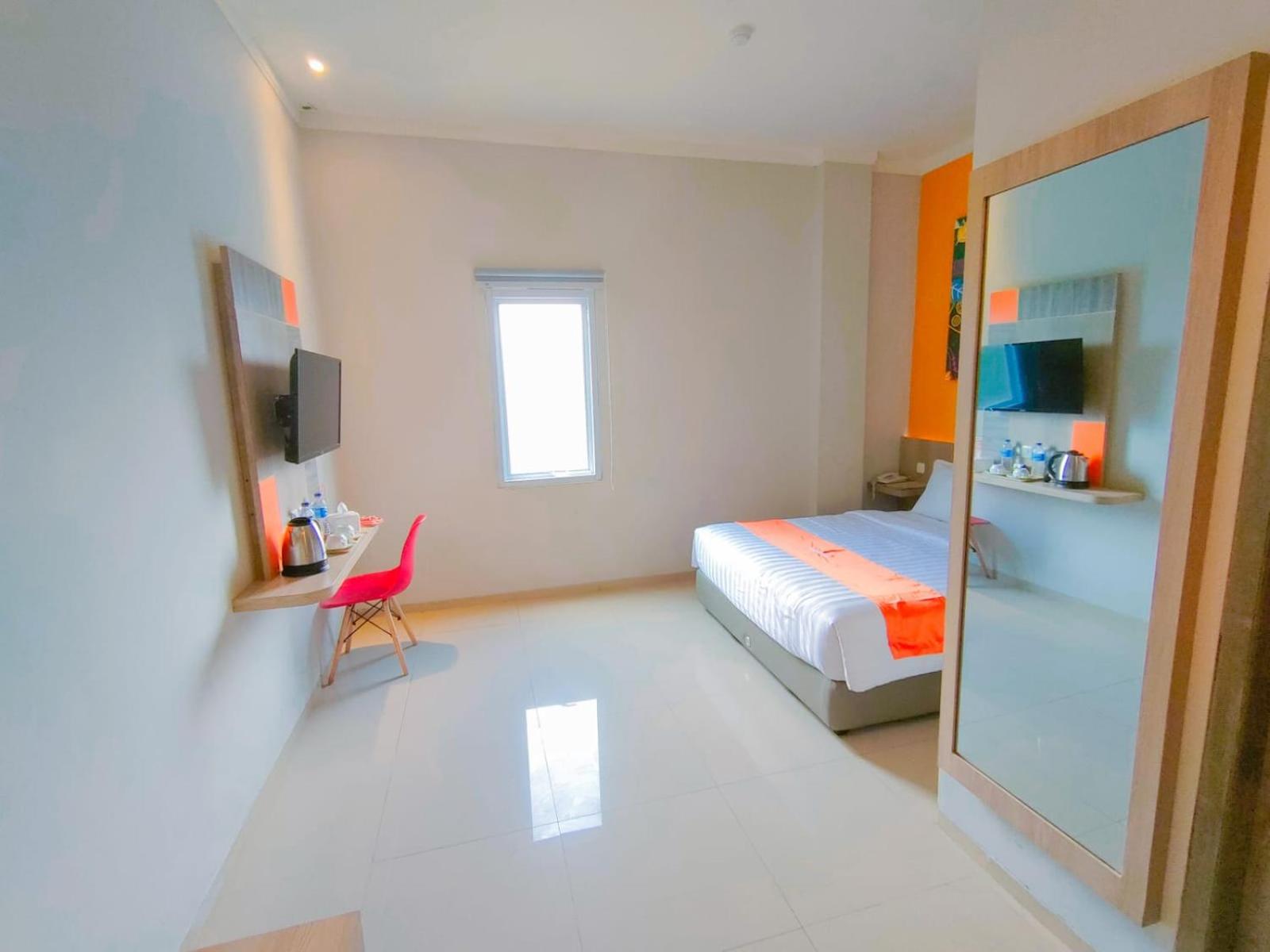 Deluxe King Room - Photo 4