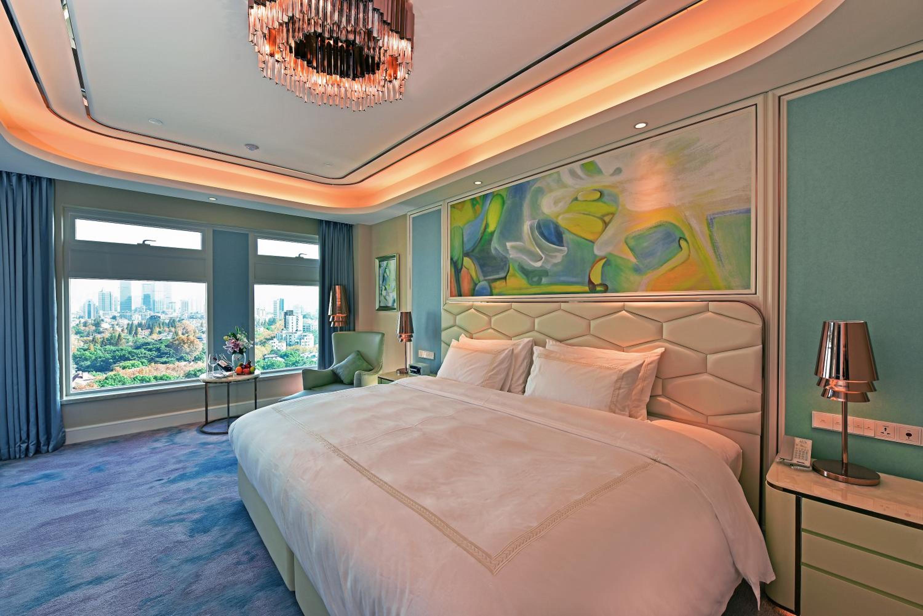 Collection Business Class Room