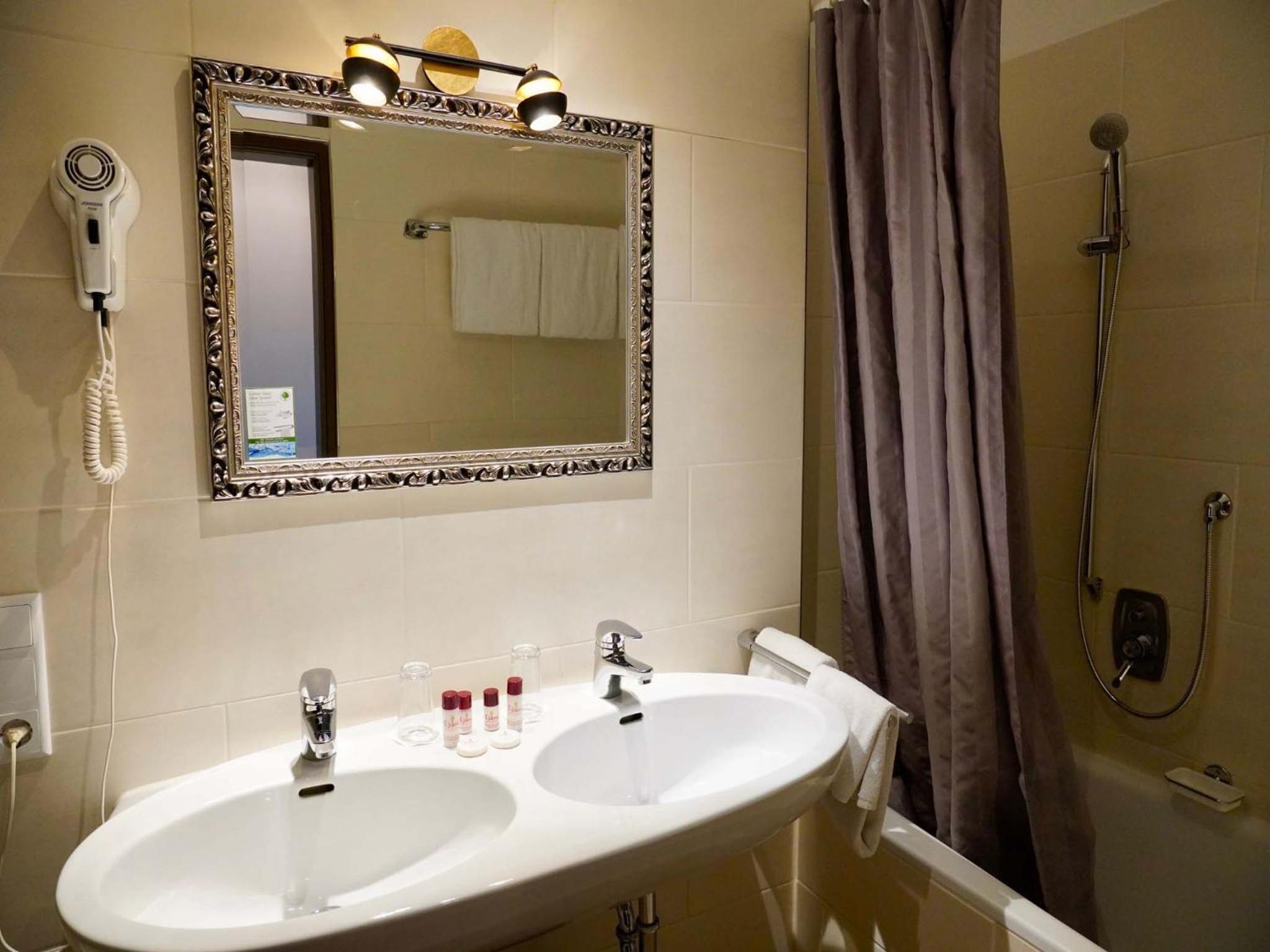 Budget Double Room photo 2
