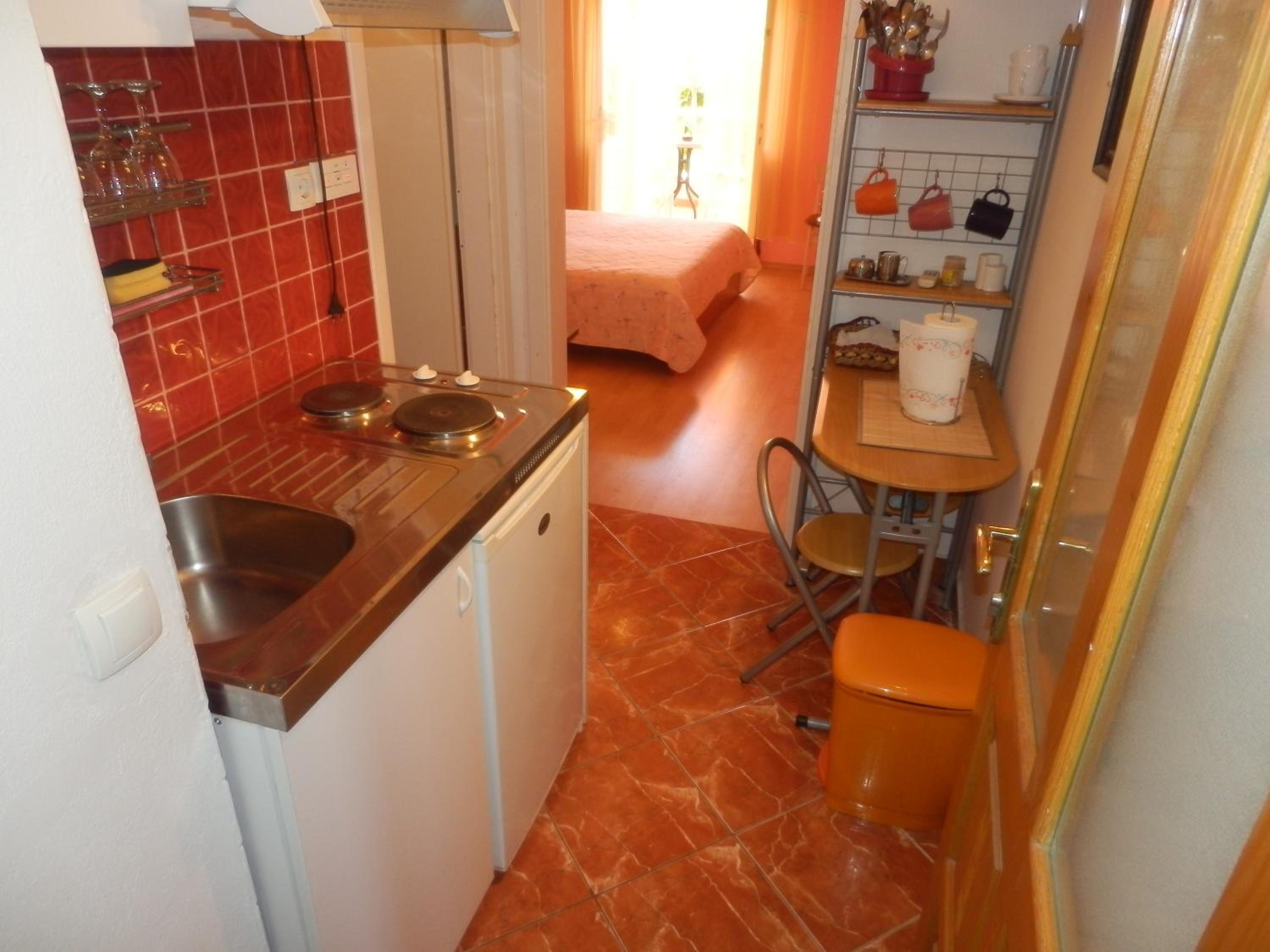 Studio Apartment photo 2