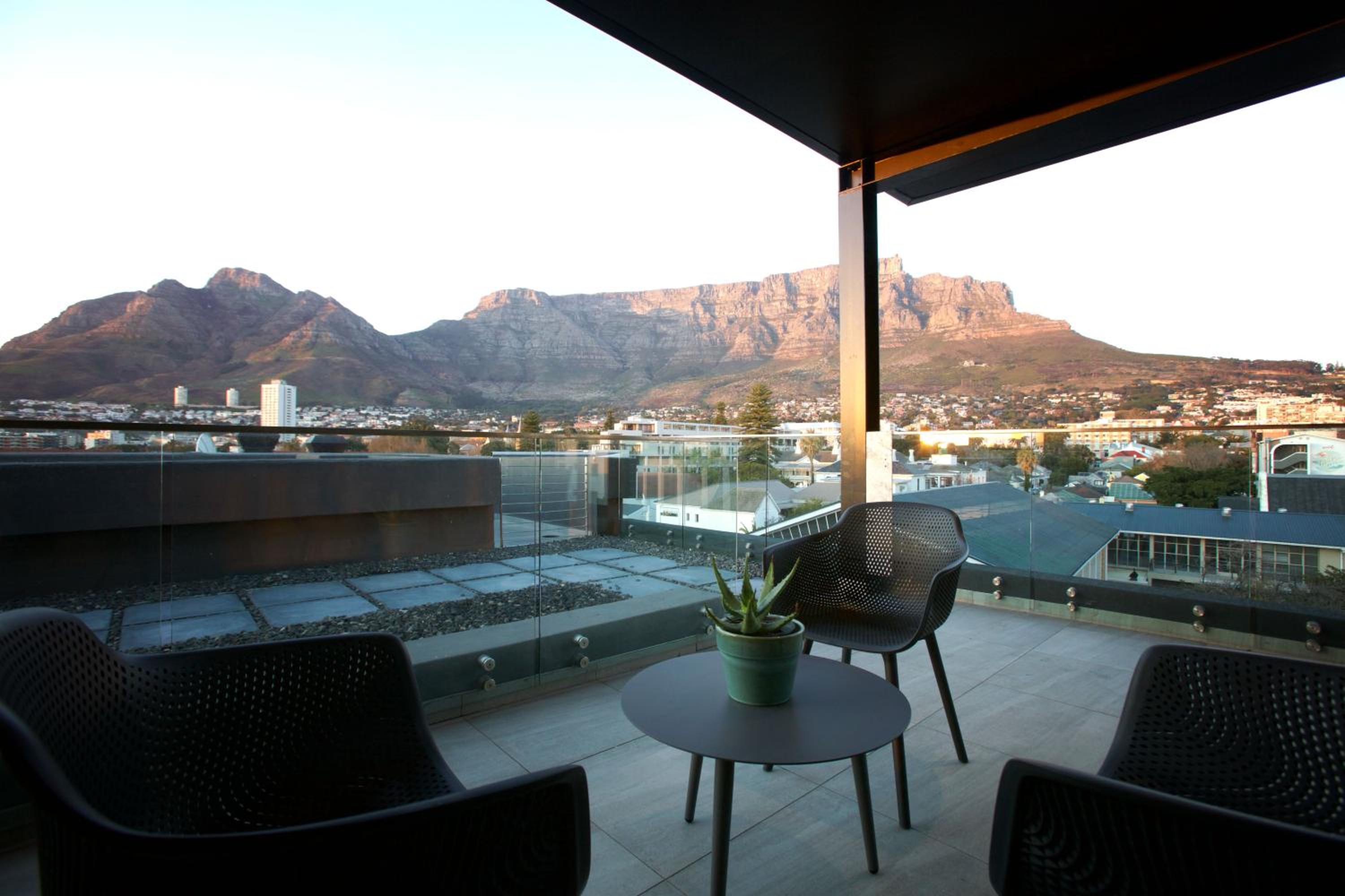 Penthouse Suite - Photo 8