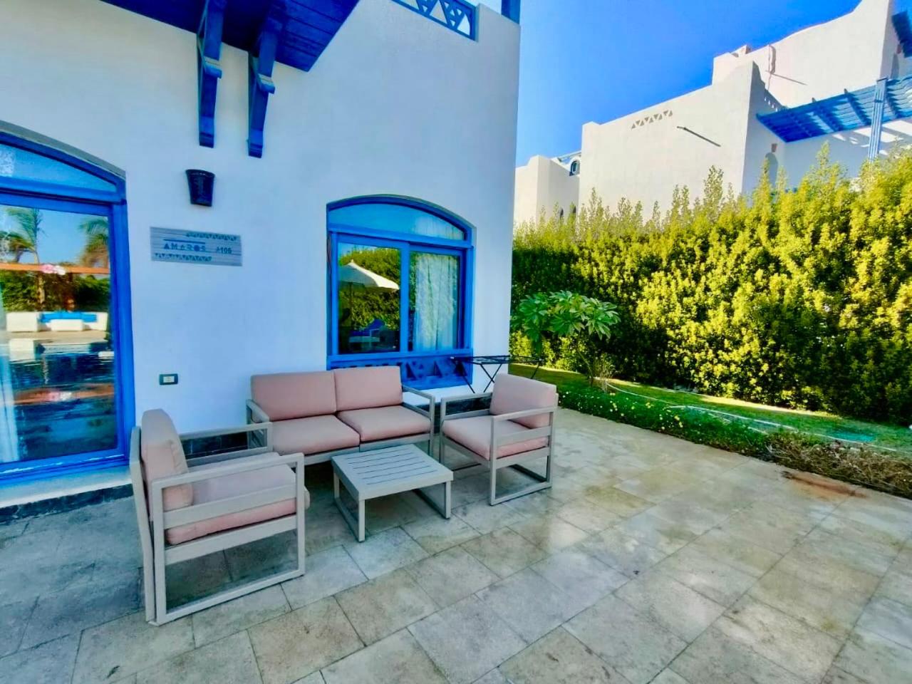 Villa - Photo 3