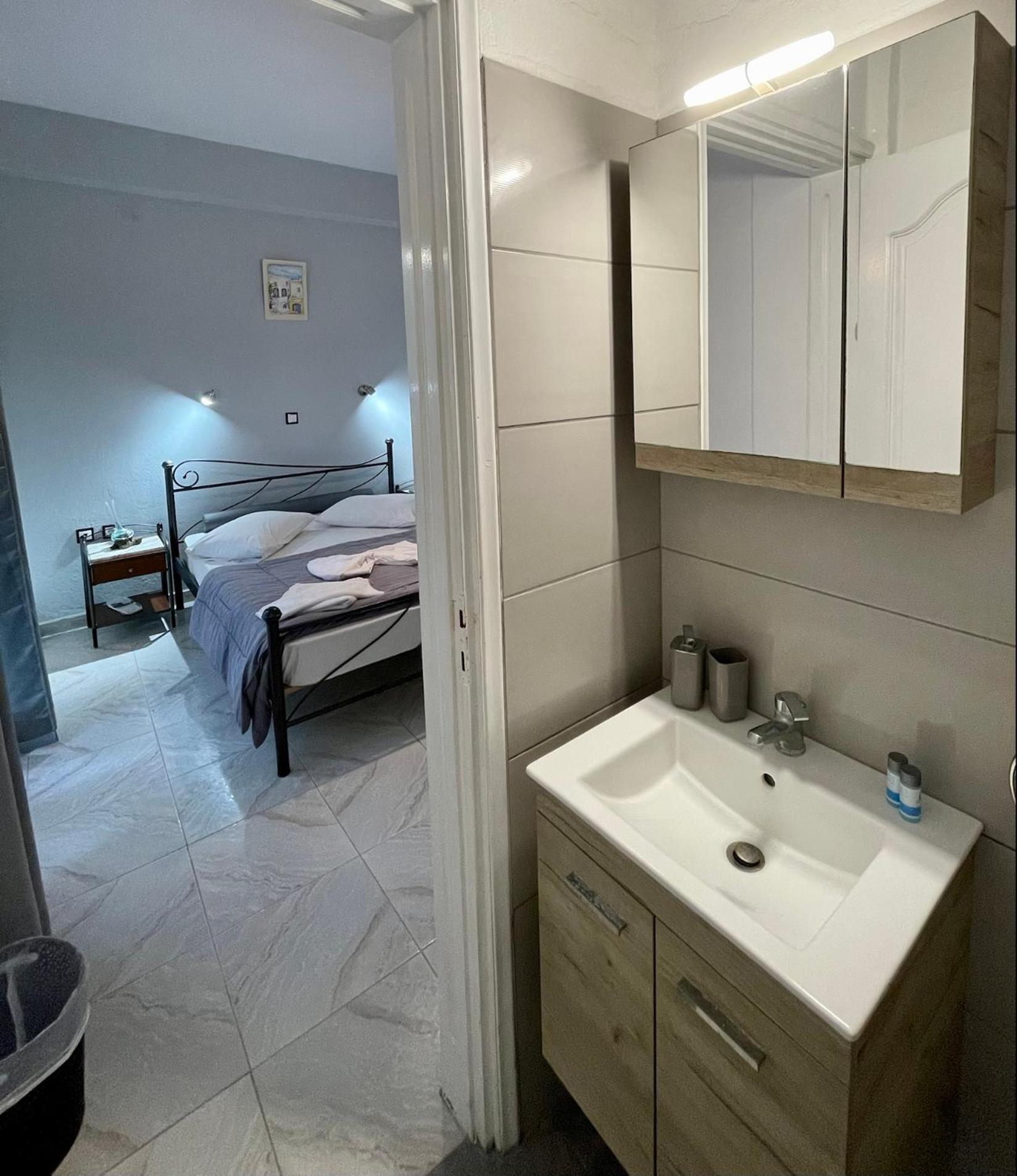 Double or Twin Room - Photo 25