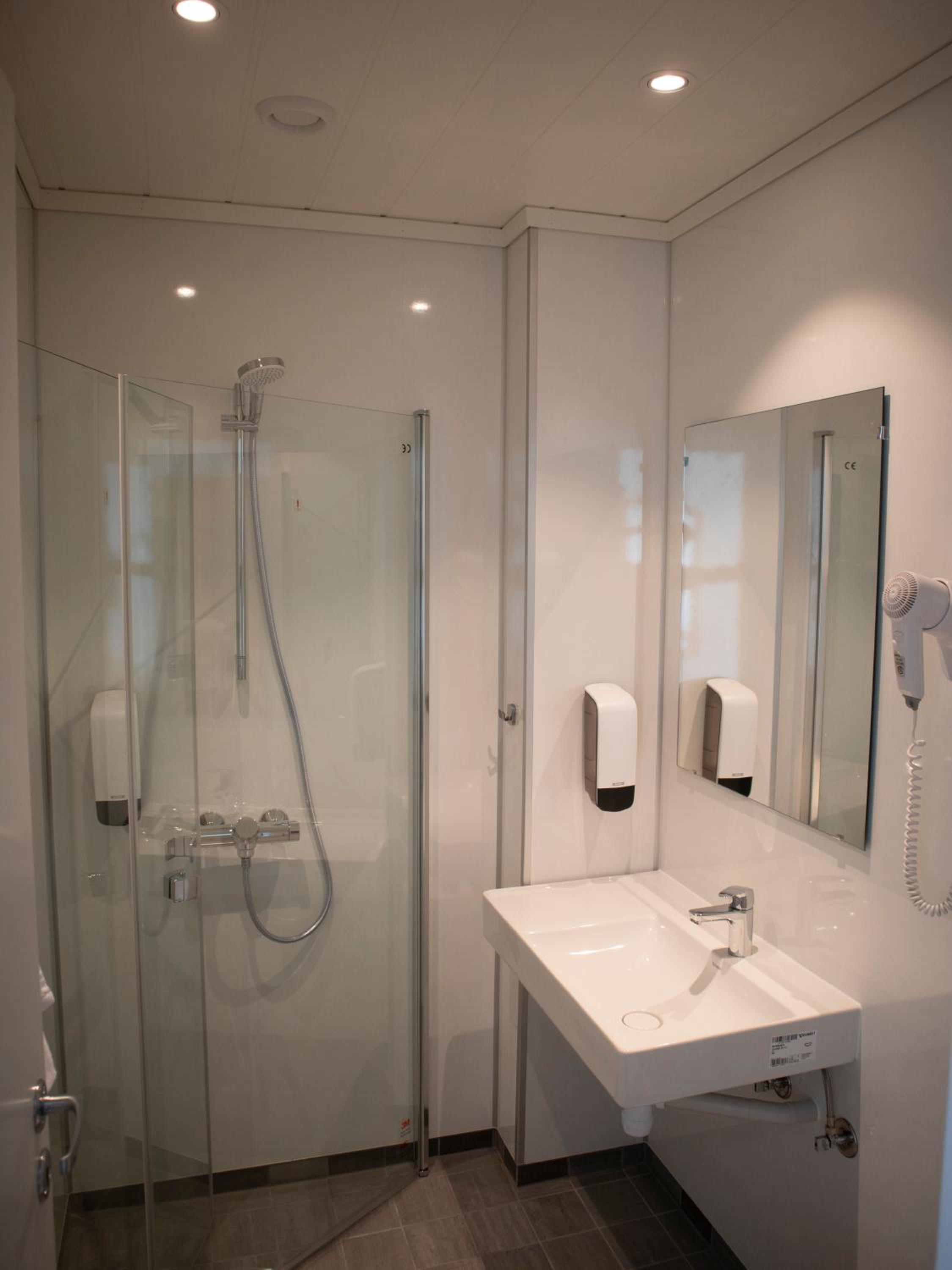Standard Twin Room with Mountain View - Photo 3