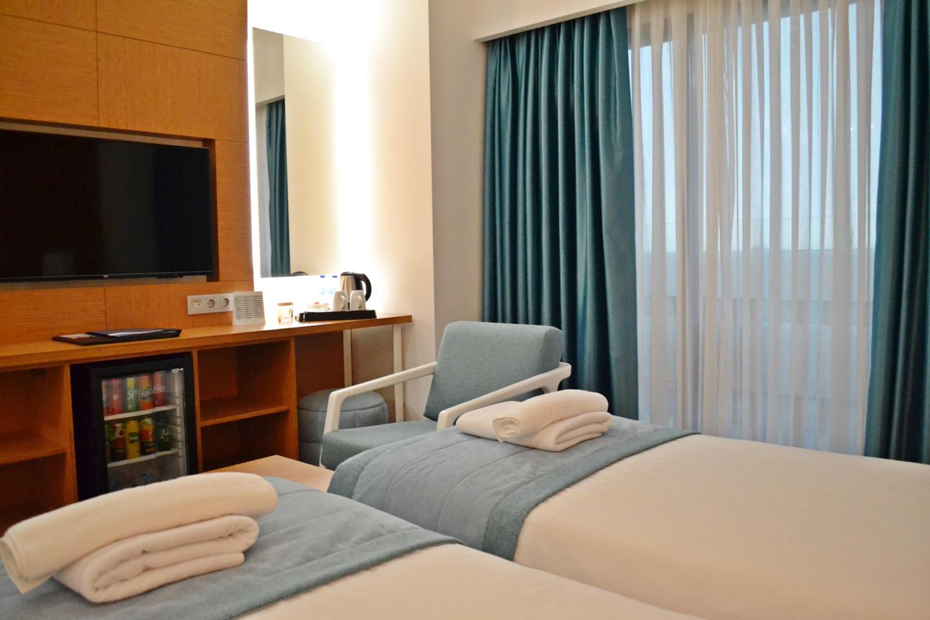 Double Room with Sea View - Photo 2