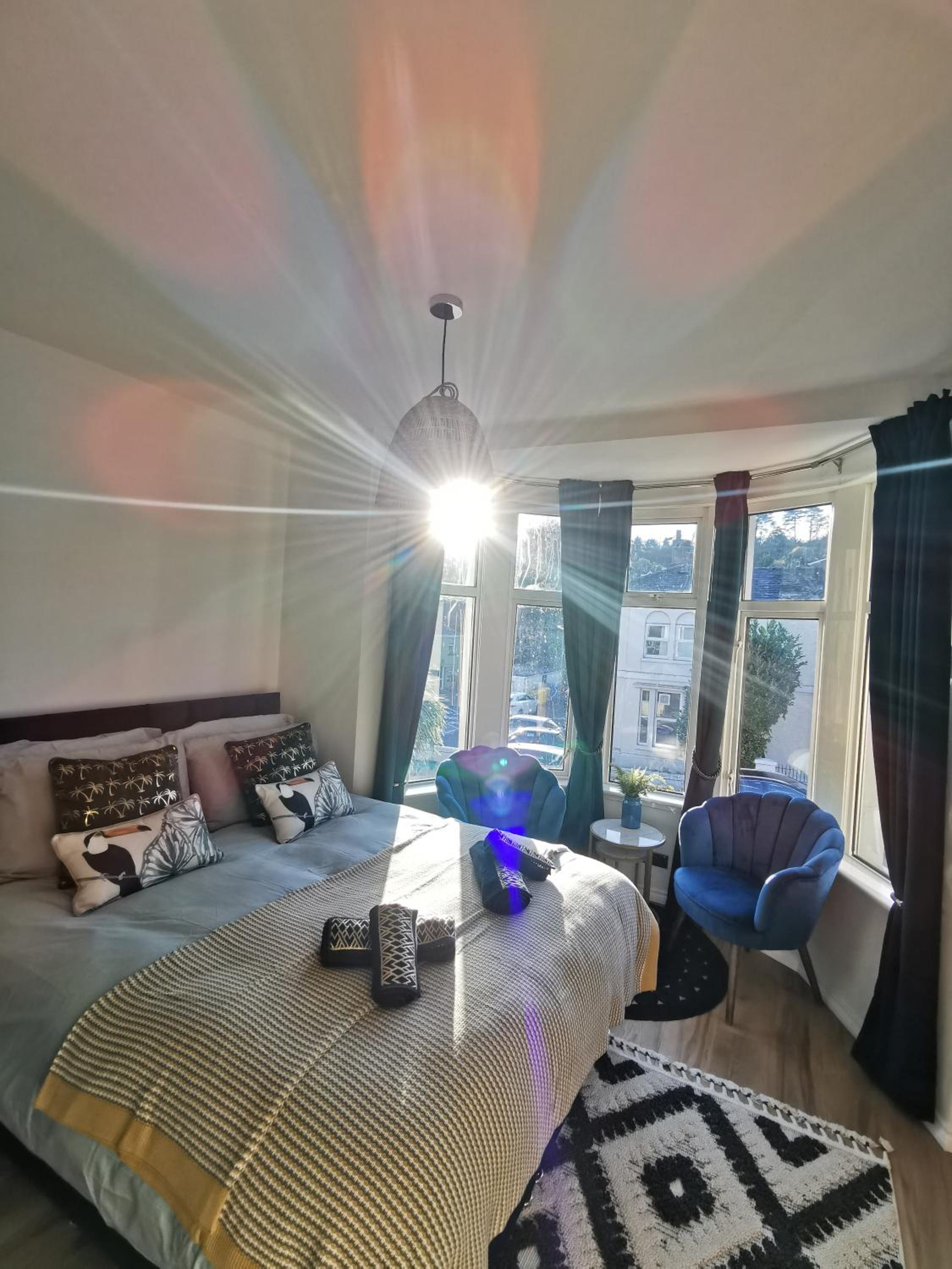 Double Room with Private Bathroom - Photo 9