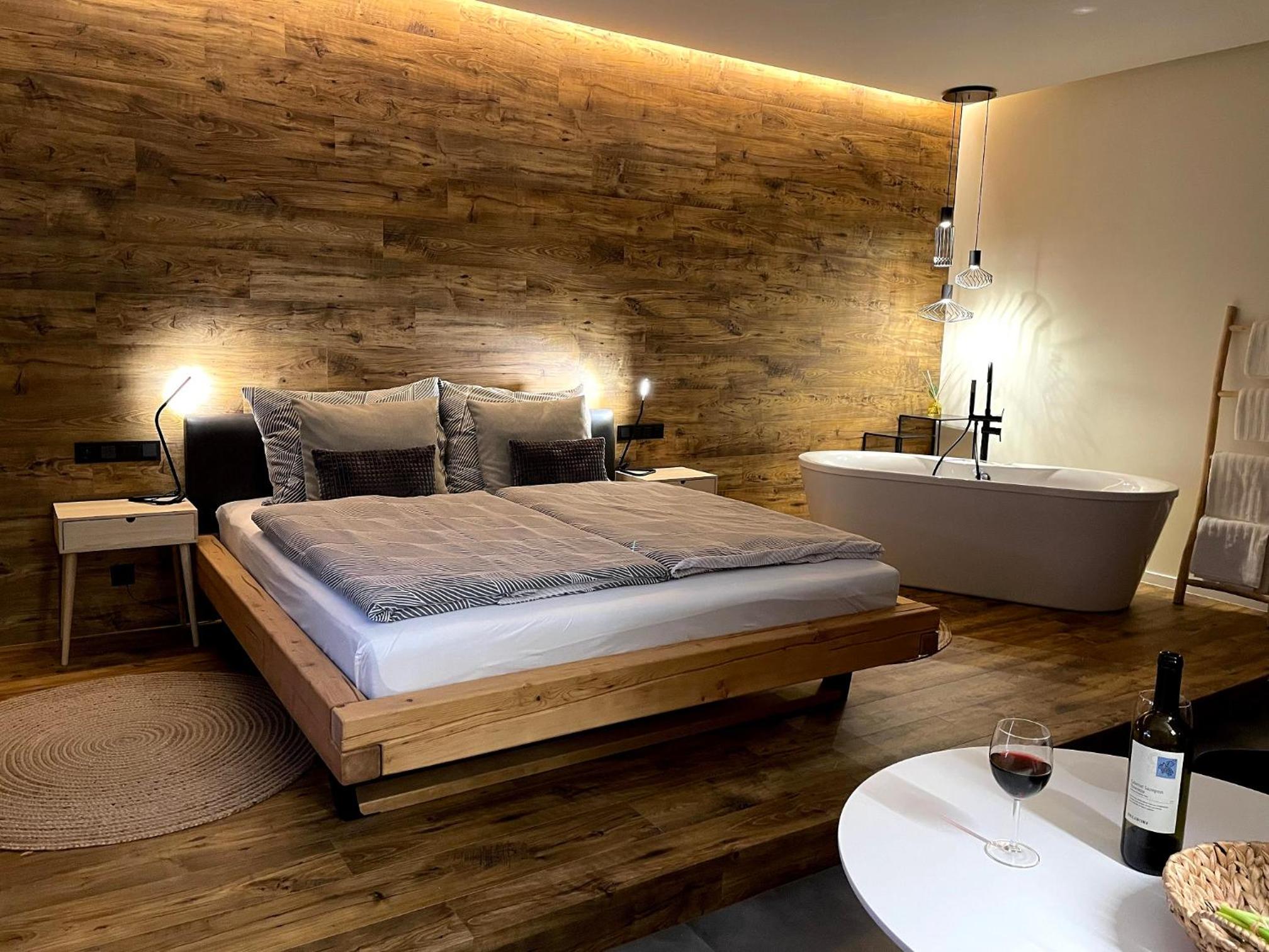 Double Room with Sauna and Spa Bath - Photo 1