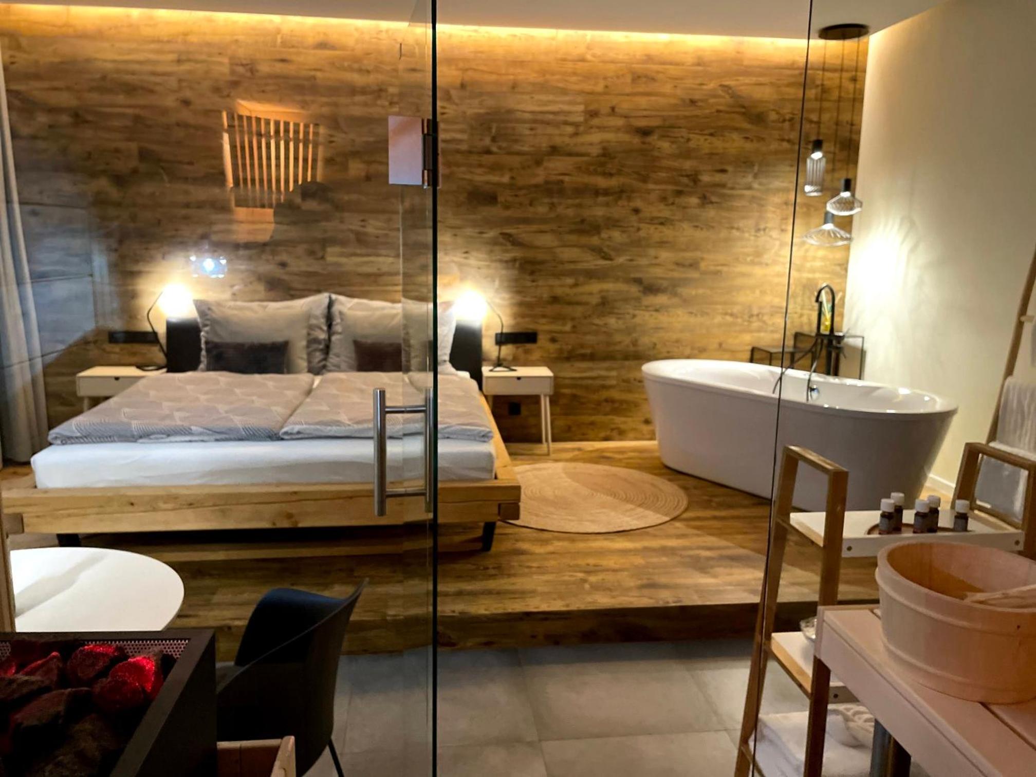 Double Room with Sauna and Spa Bath - Photo 38