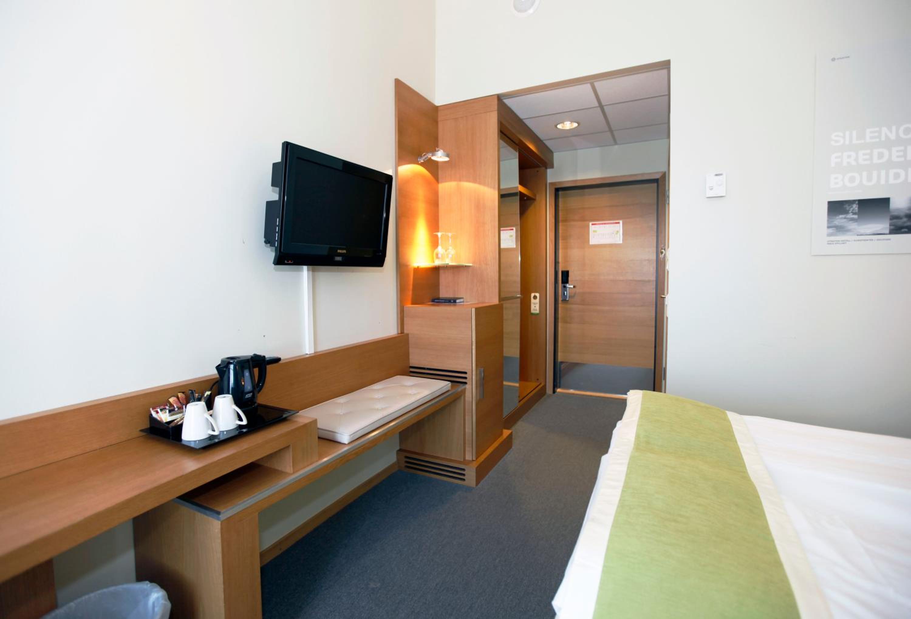 Superior Double Room with Fjord View - Photo 4