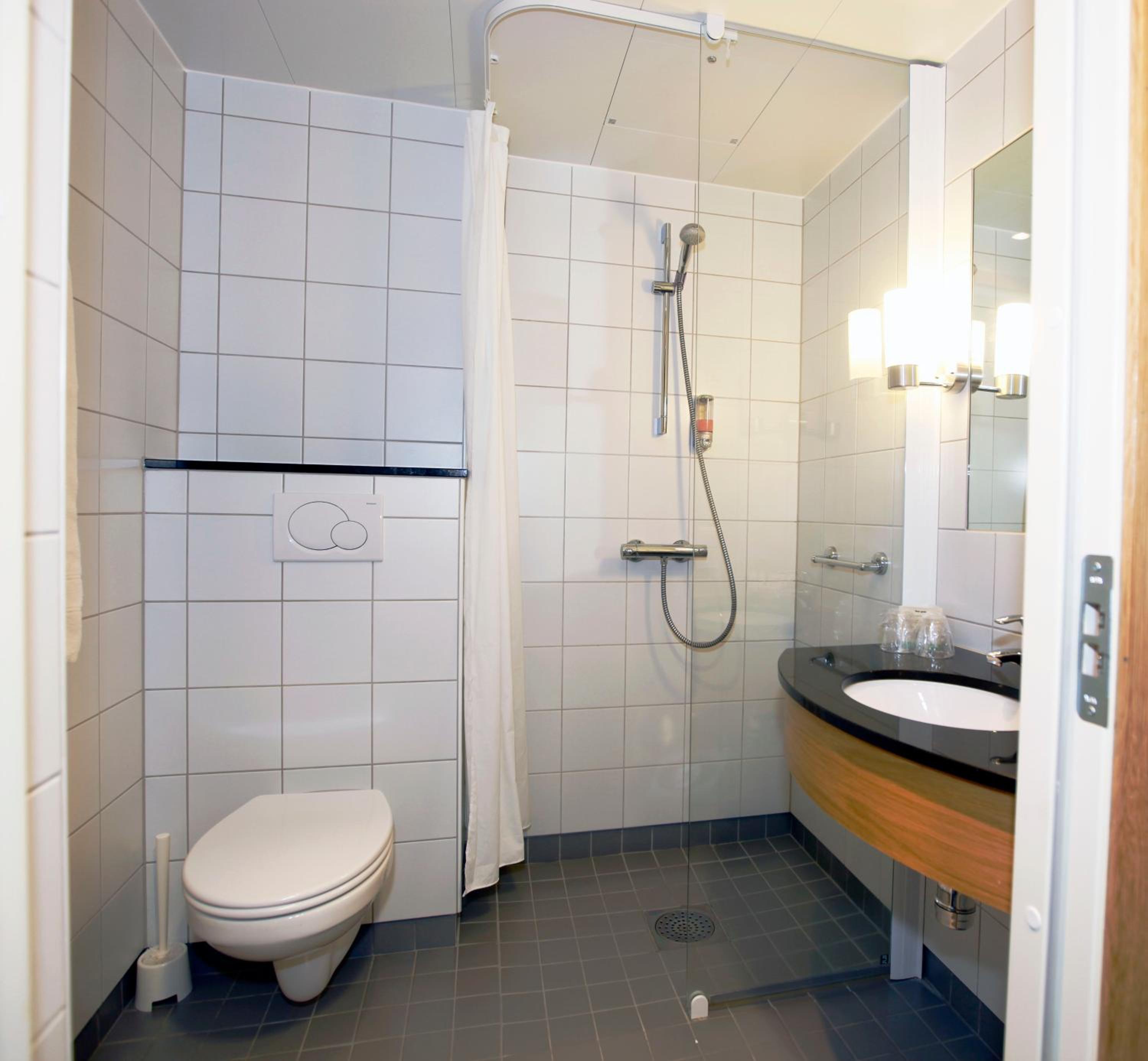 Superior Double Room with Fjord View - Photo 11