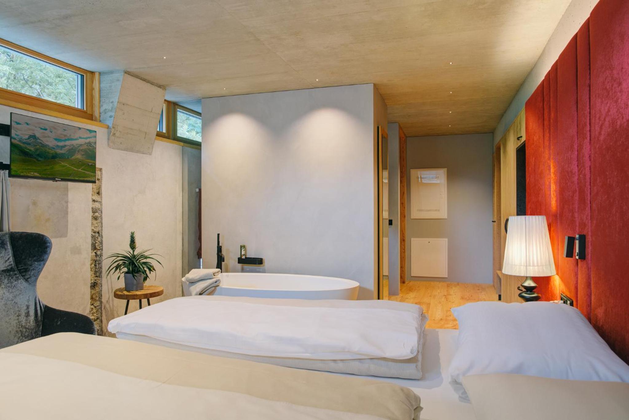 Suite with City View - Photo 3