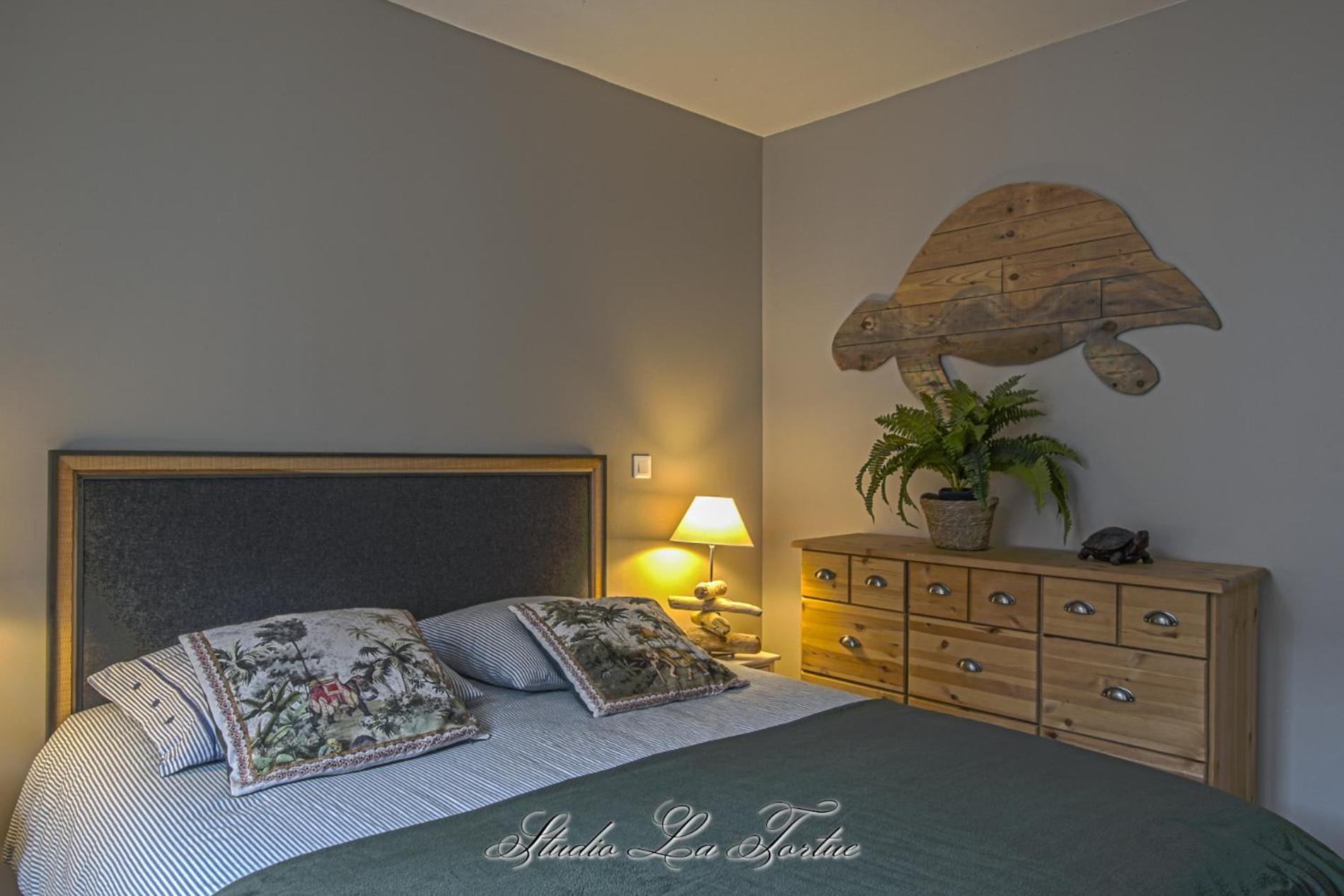 Deluxe King Studio - Photo 2