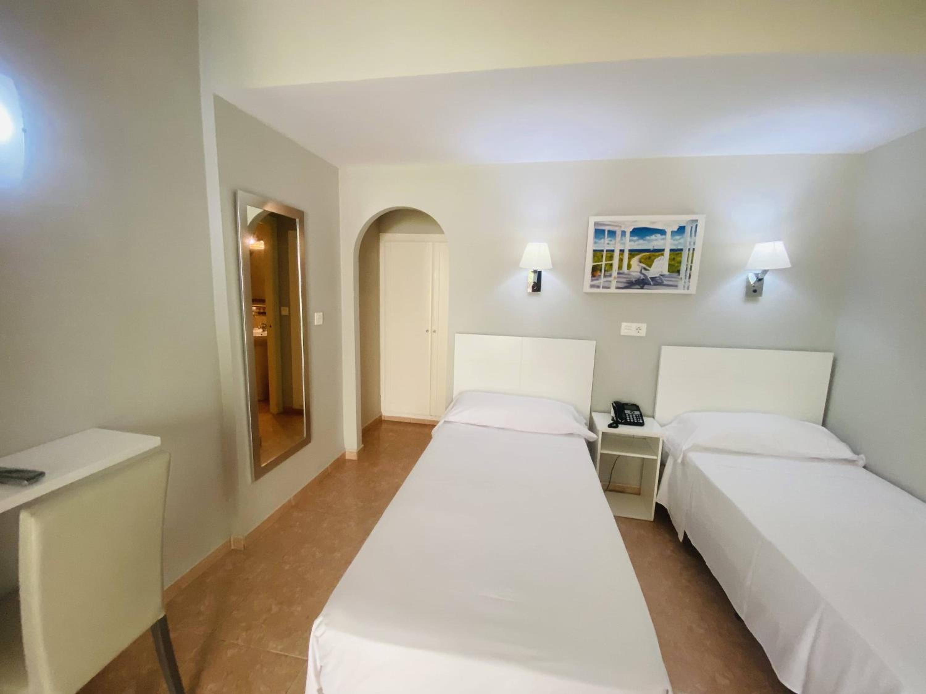 Twin Room - Ground Floor - Photo 1